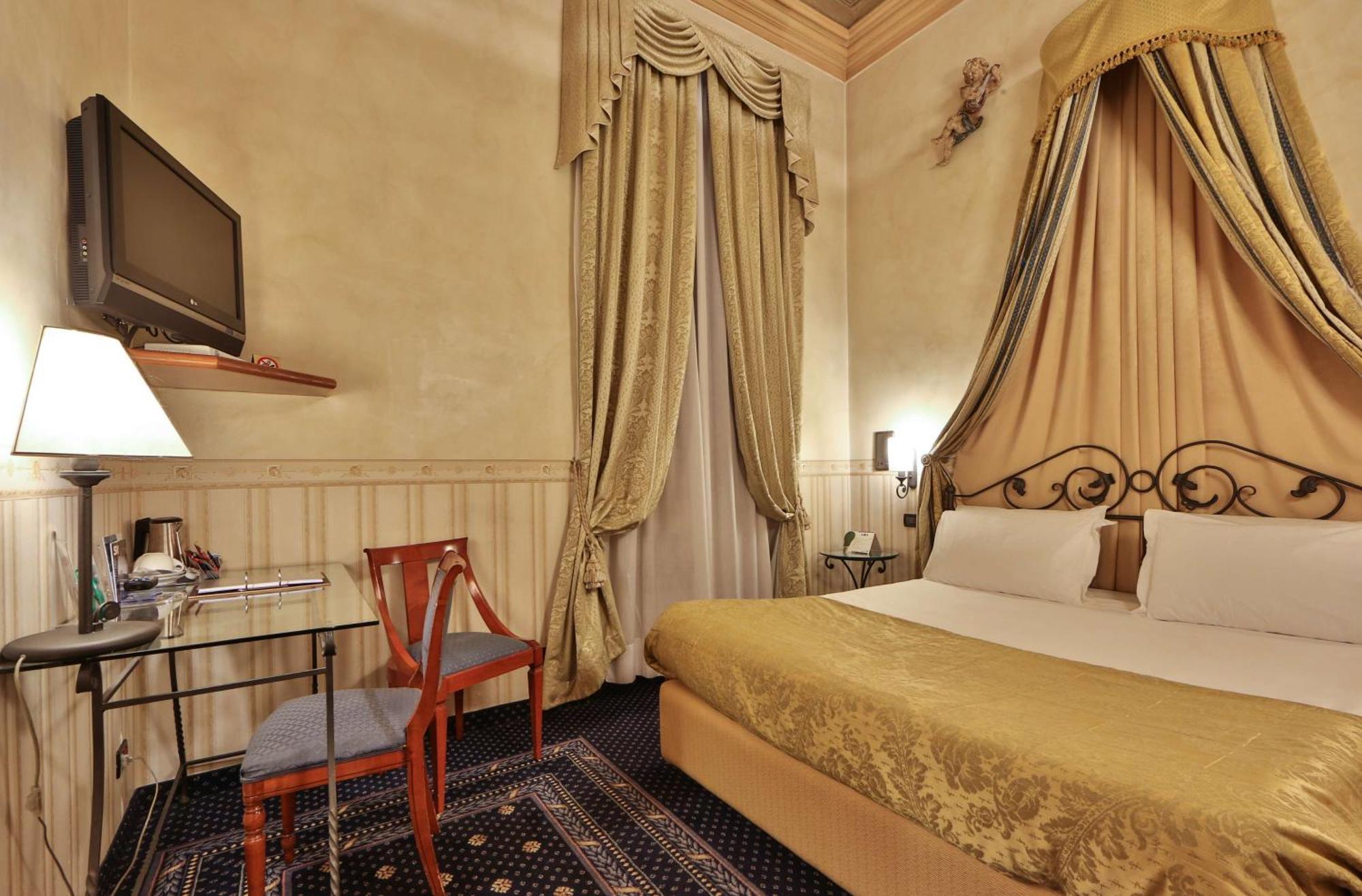 Classic Double Room
