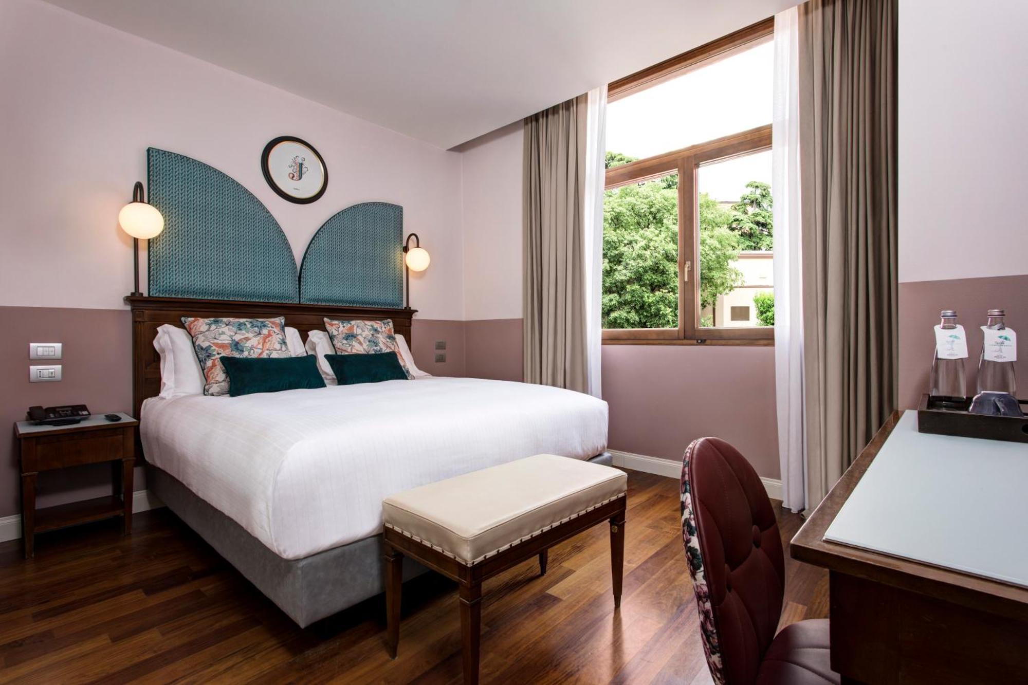 Standard King Room,1274565949:JPEG