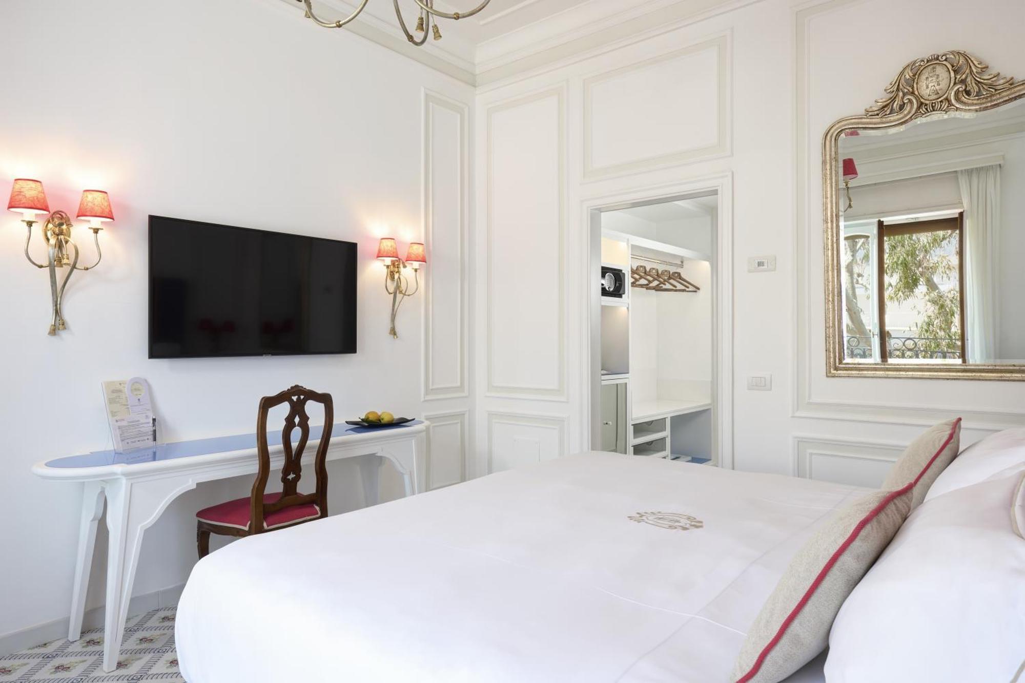 Superior Double or Twin Room Garden View