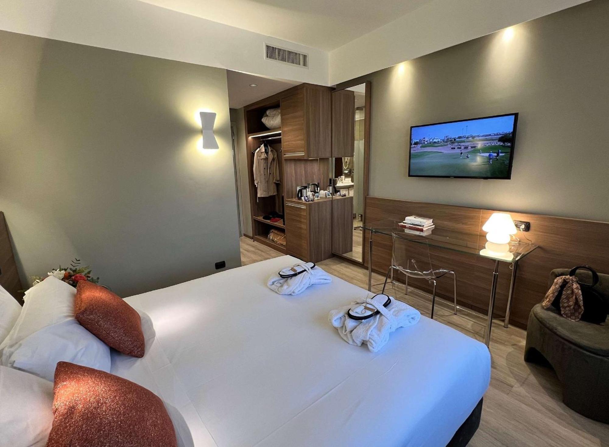 Comfort Queen Room