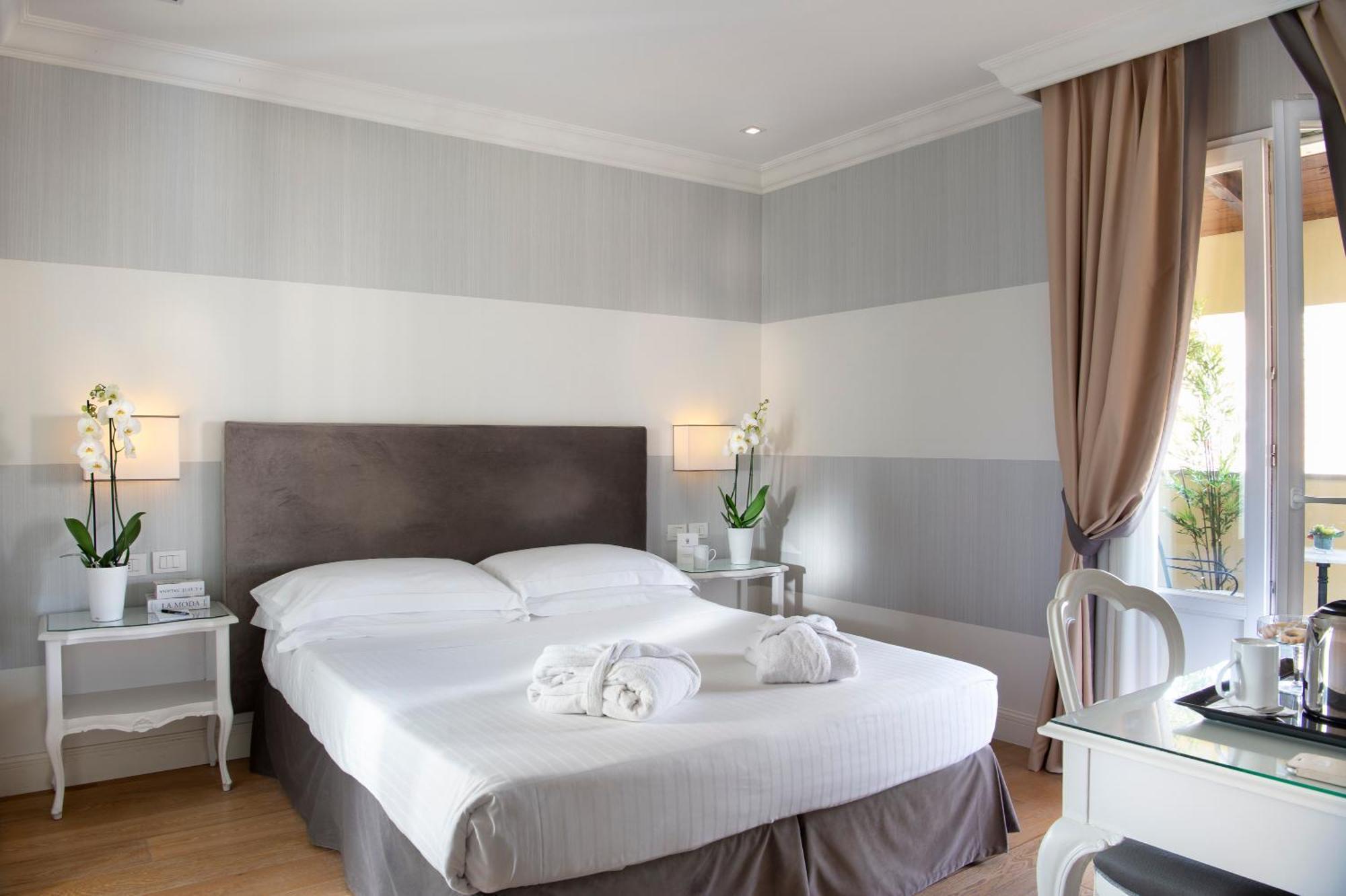 Double or Twin Room Terrace