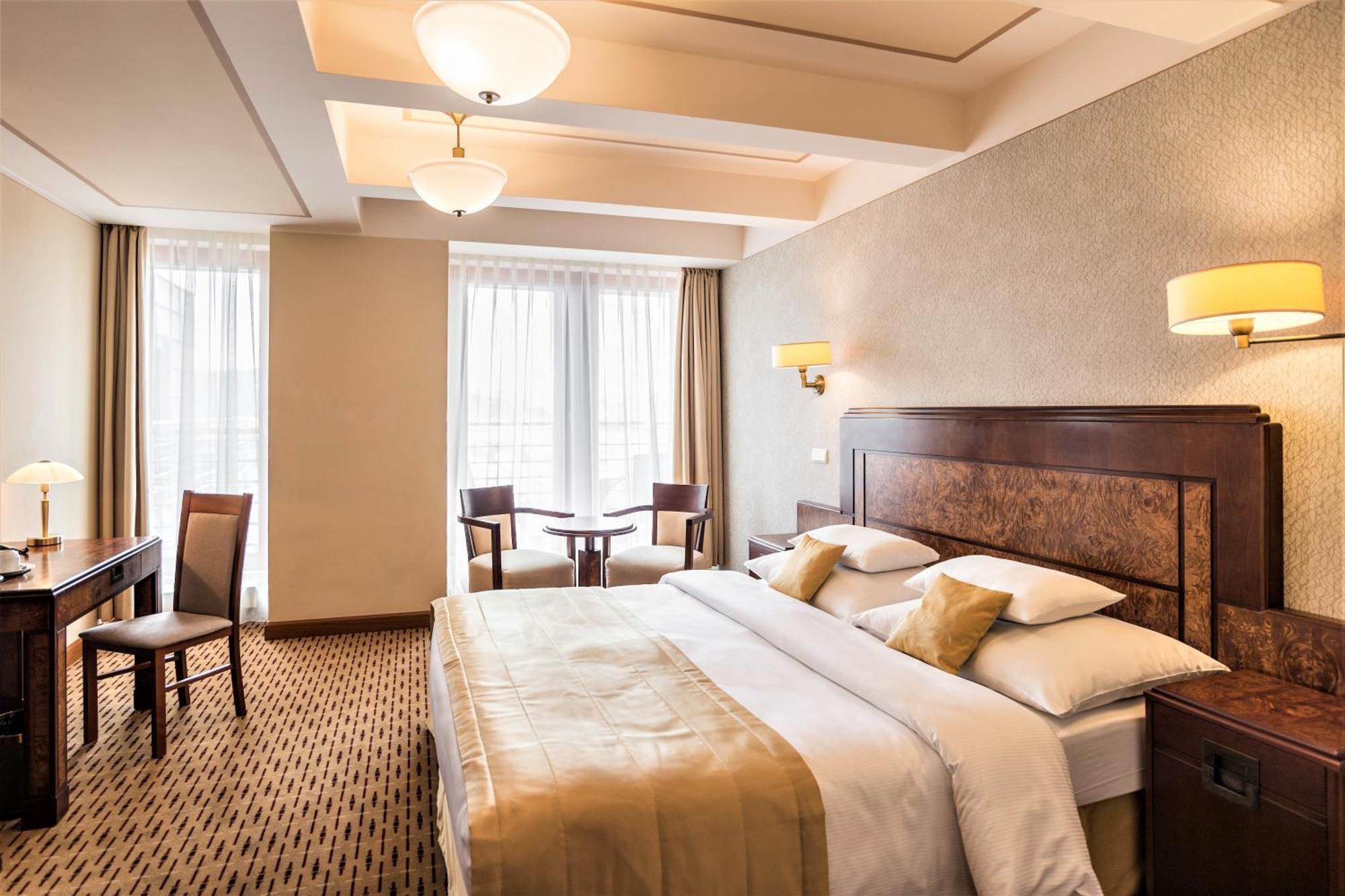 Deluxe Double Room Castle or City View