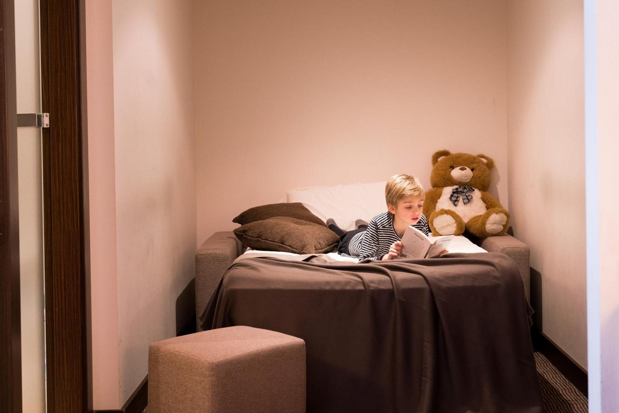 Family Room,1615648329:JPEG