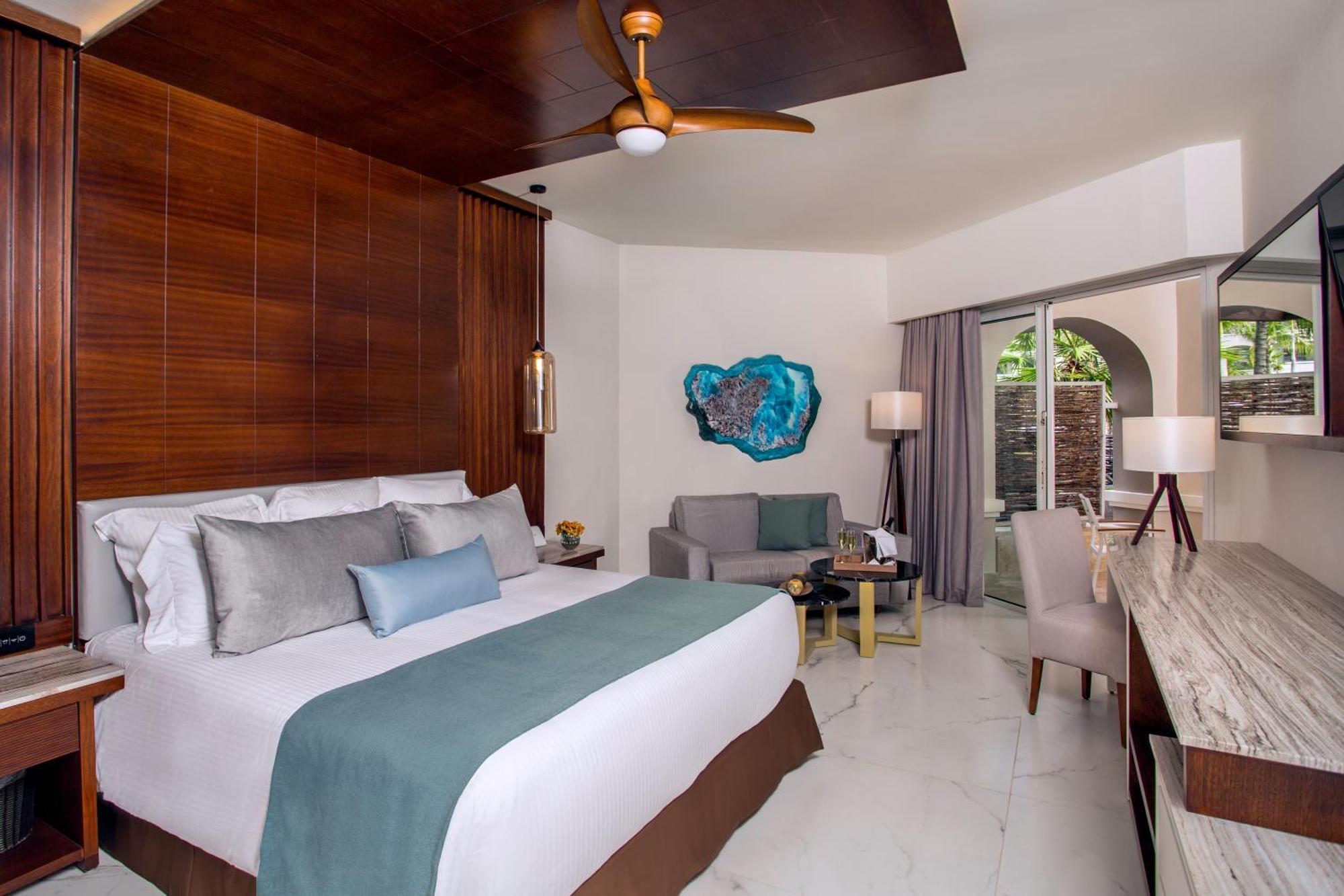 Junior Suite Tropical View King,1274788189:JPEG