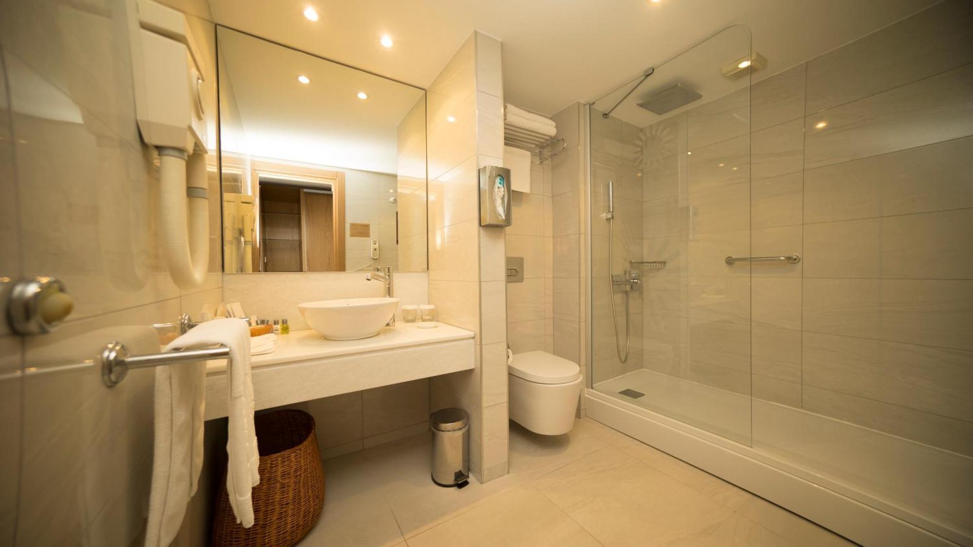Double or Twin Room Side Sea View