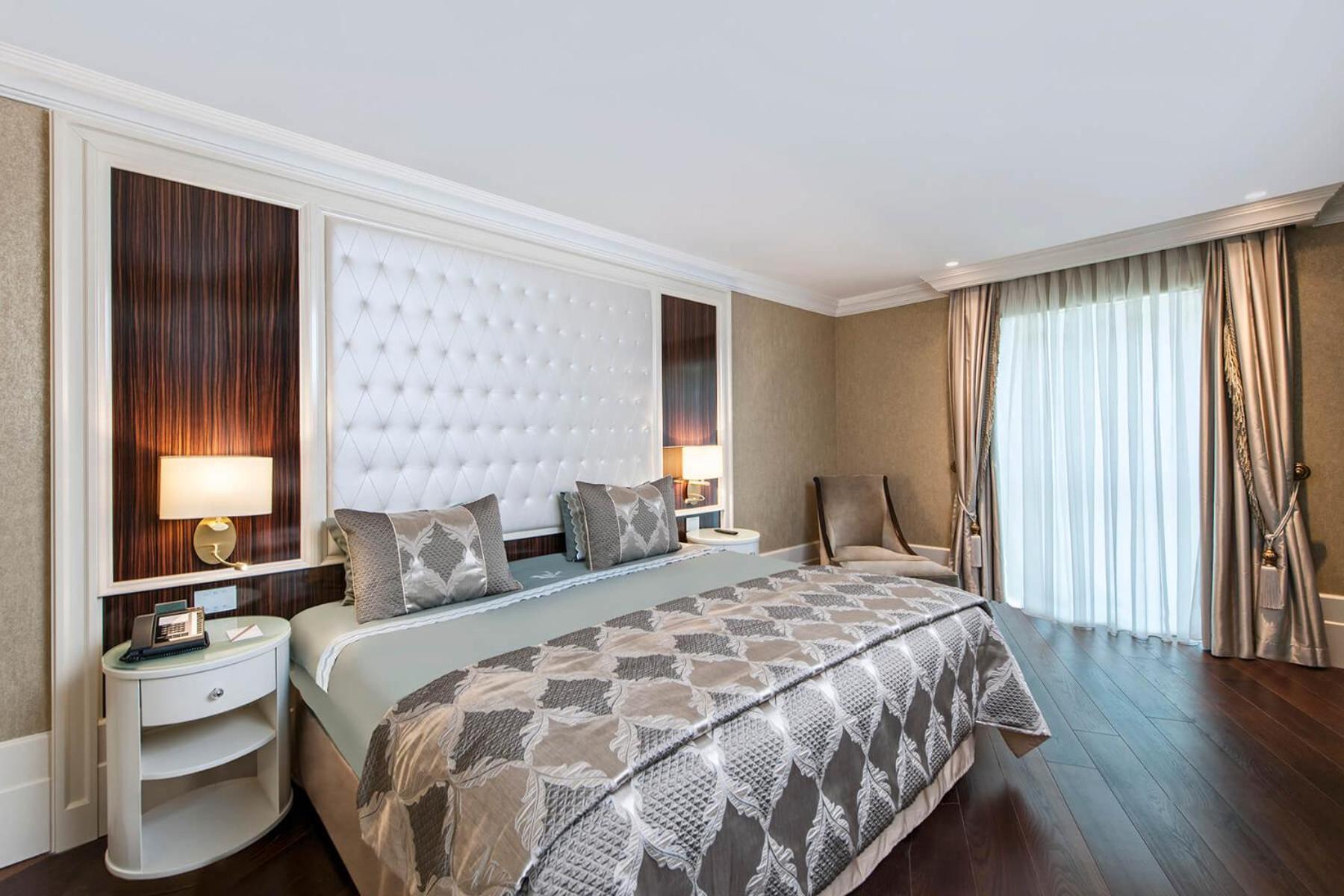 Presidential Suite King Size Bed