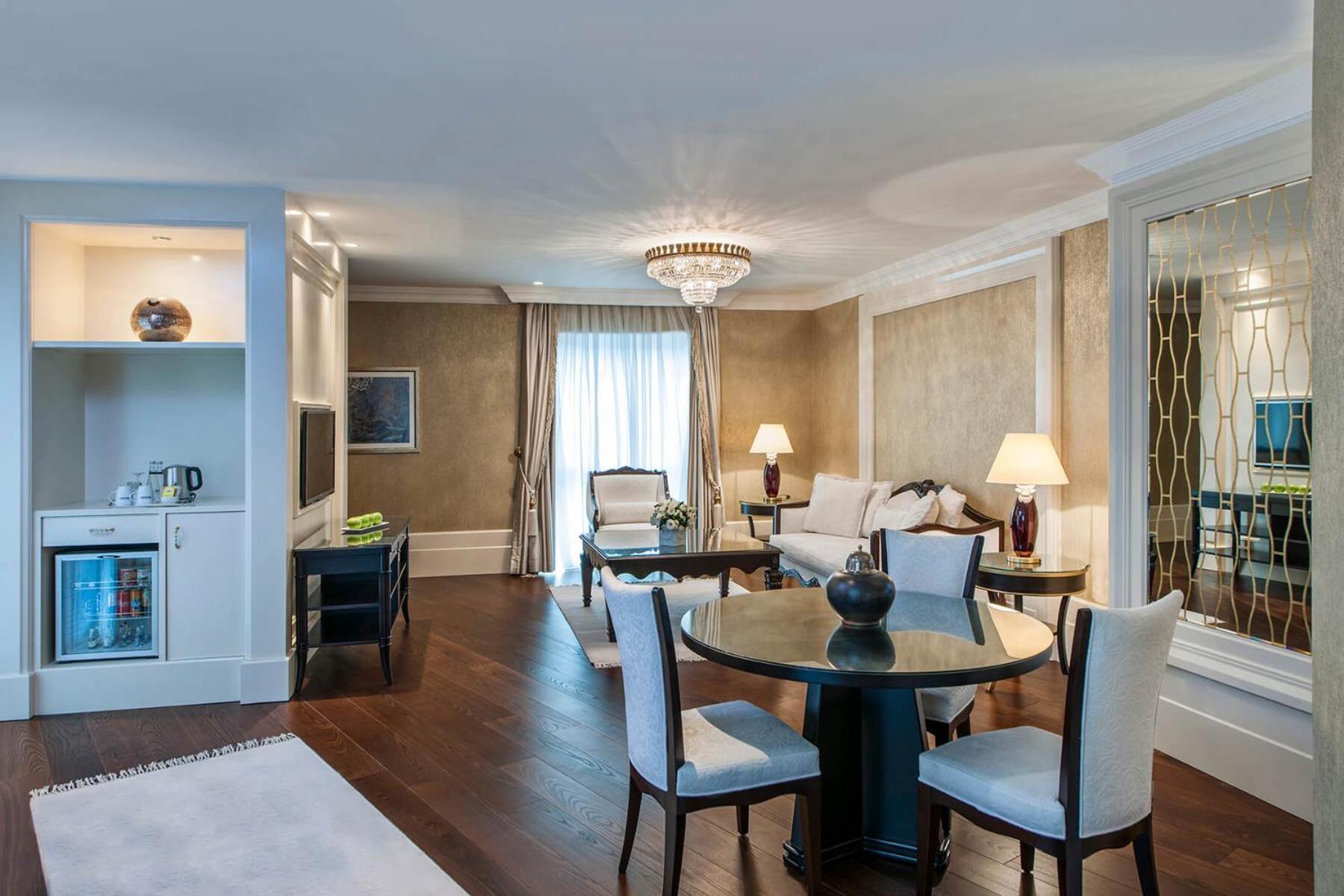 Presidential Suite King Size Bed