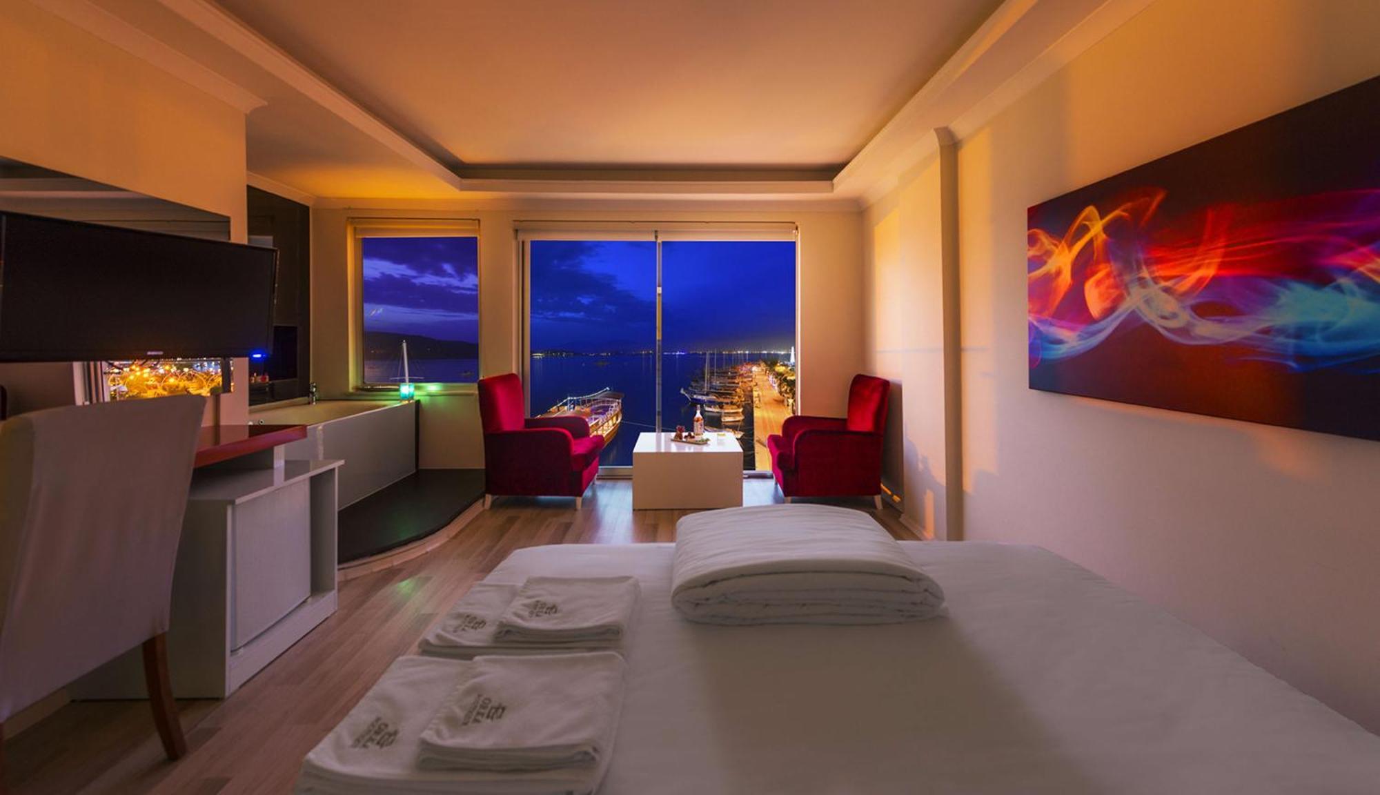 Deluxe Suite with Spa Bath,1275143716:JPEG