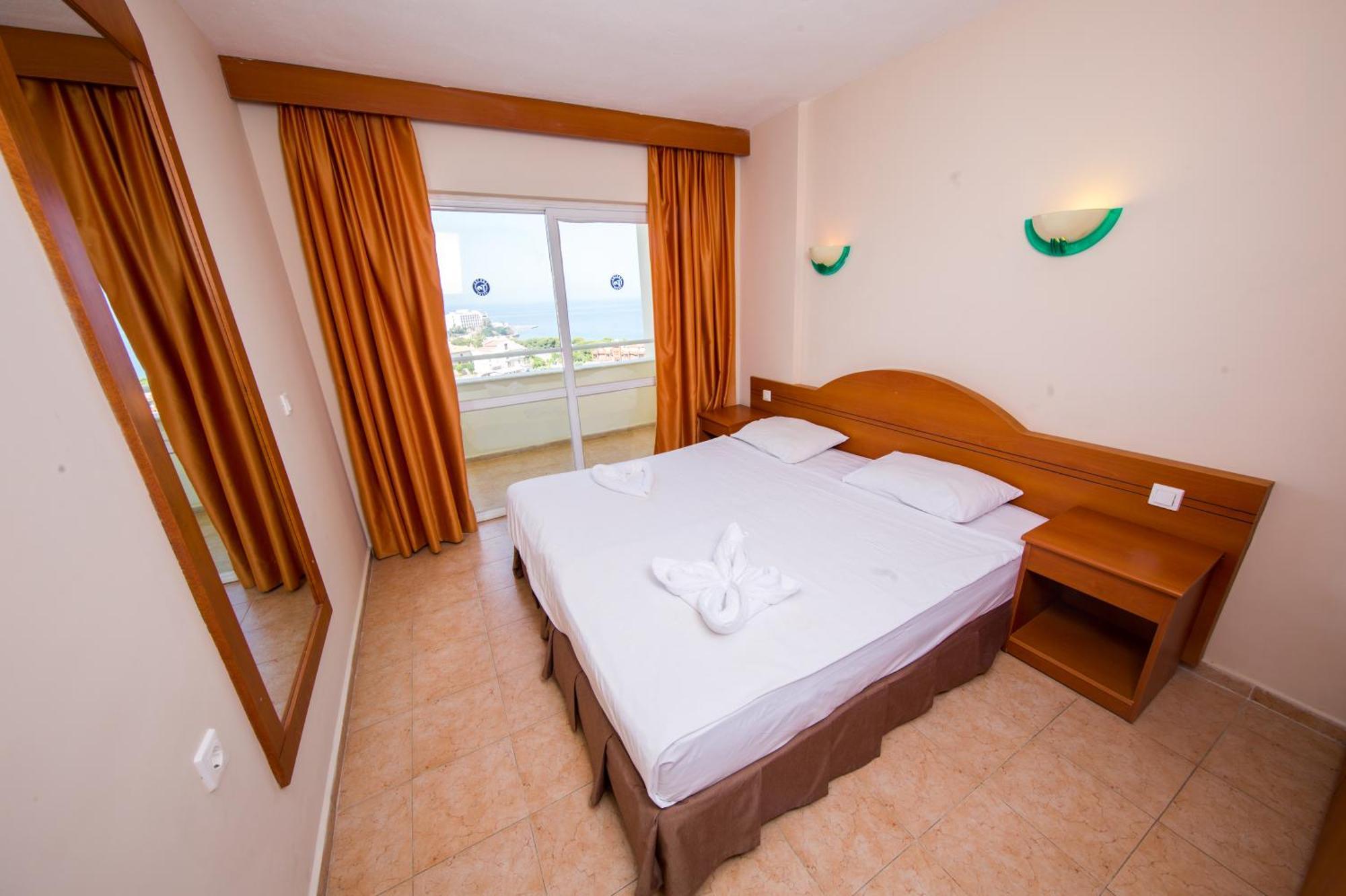 One Bedroom Suite Sea View