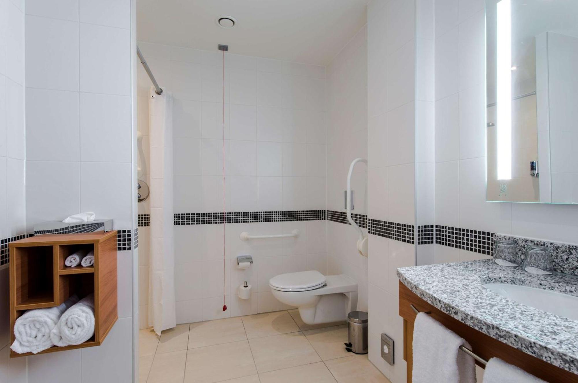 Queen Room - Accessible,1551524968:JPEG