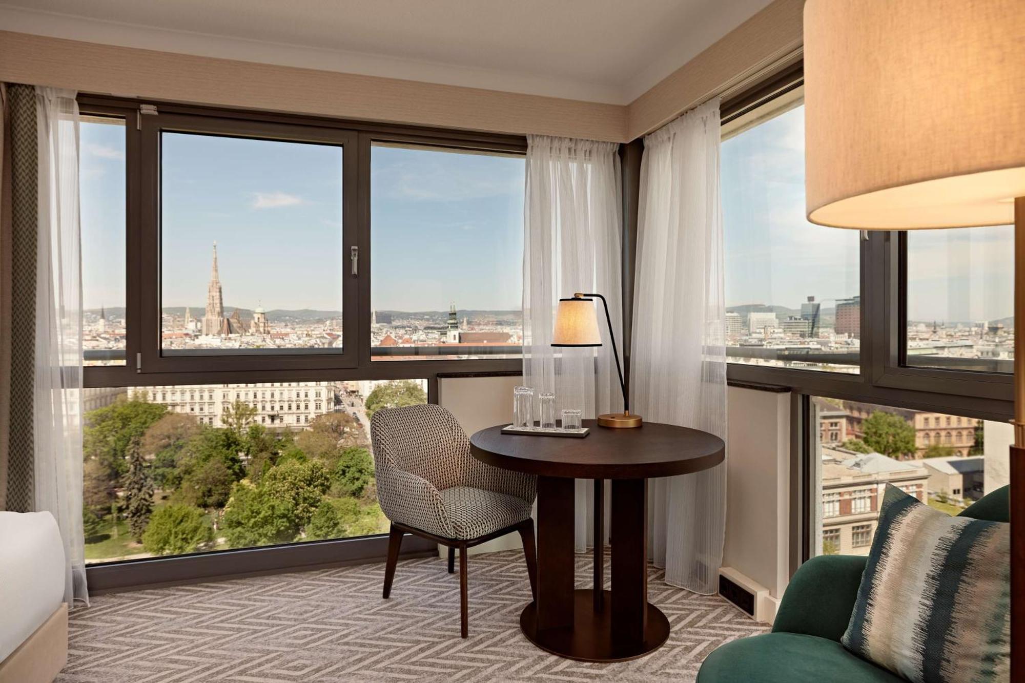 Corner Twin Room