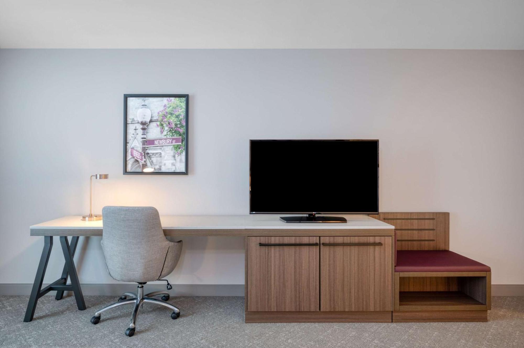 King Studio Suite