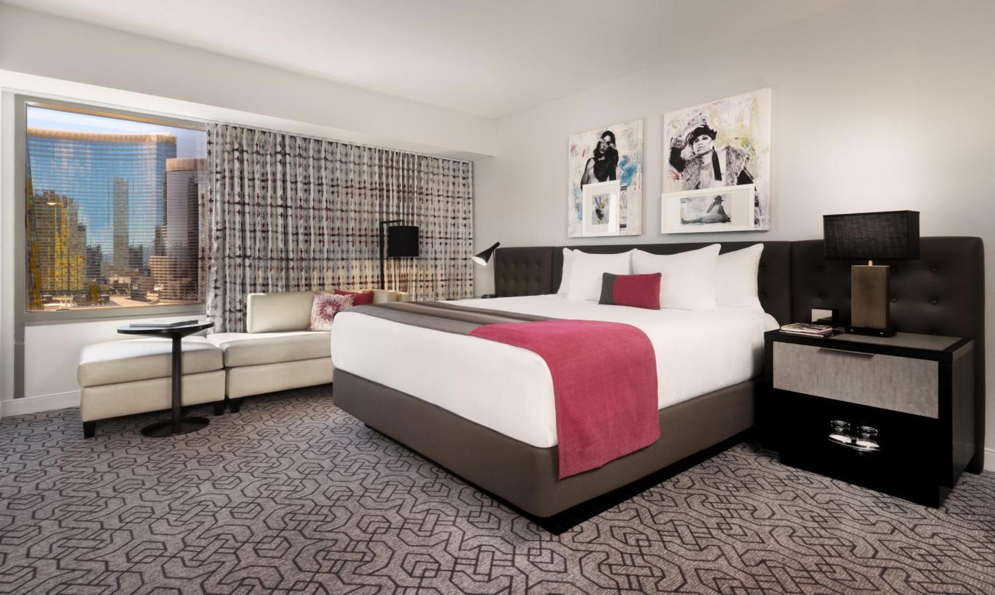 Ultra Hip Room King Attraction View