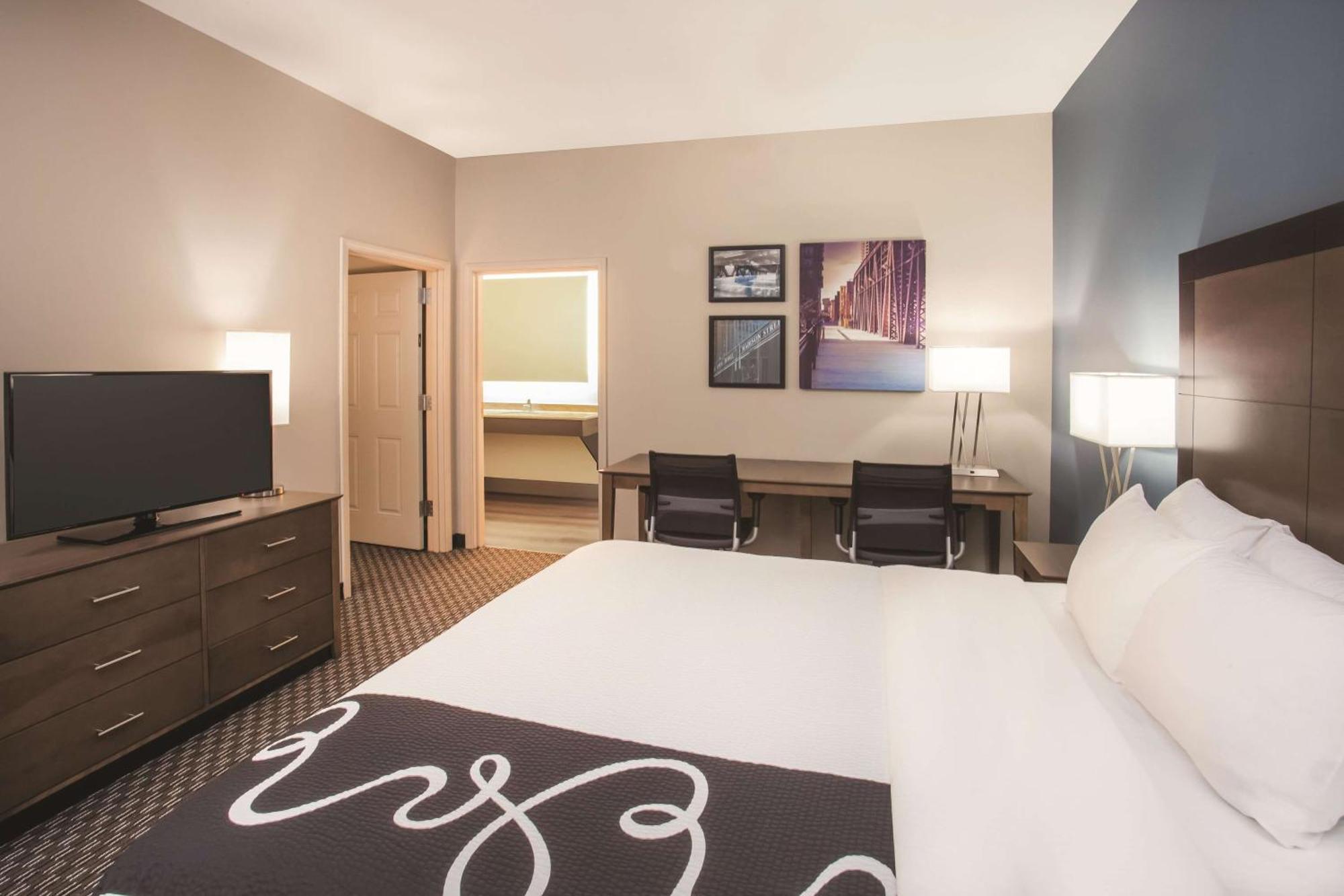 One-Bedroom Suite One King Bed Sofa Bed Non-Smoking