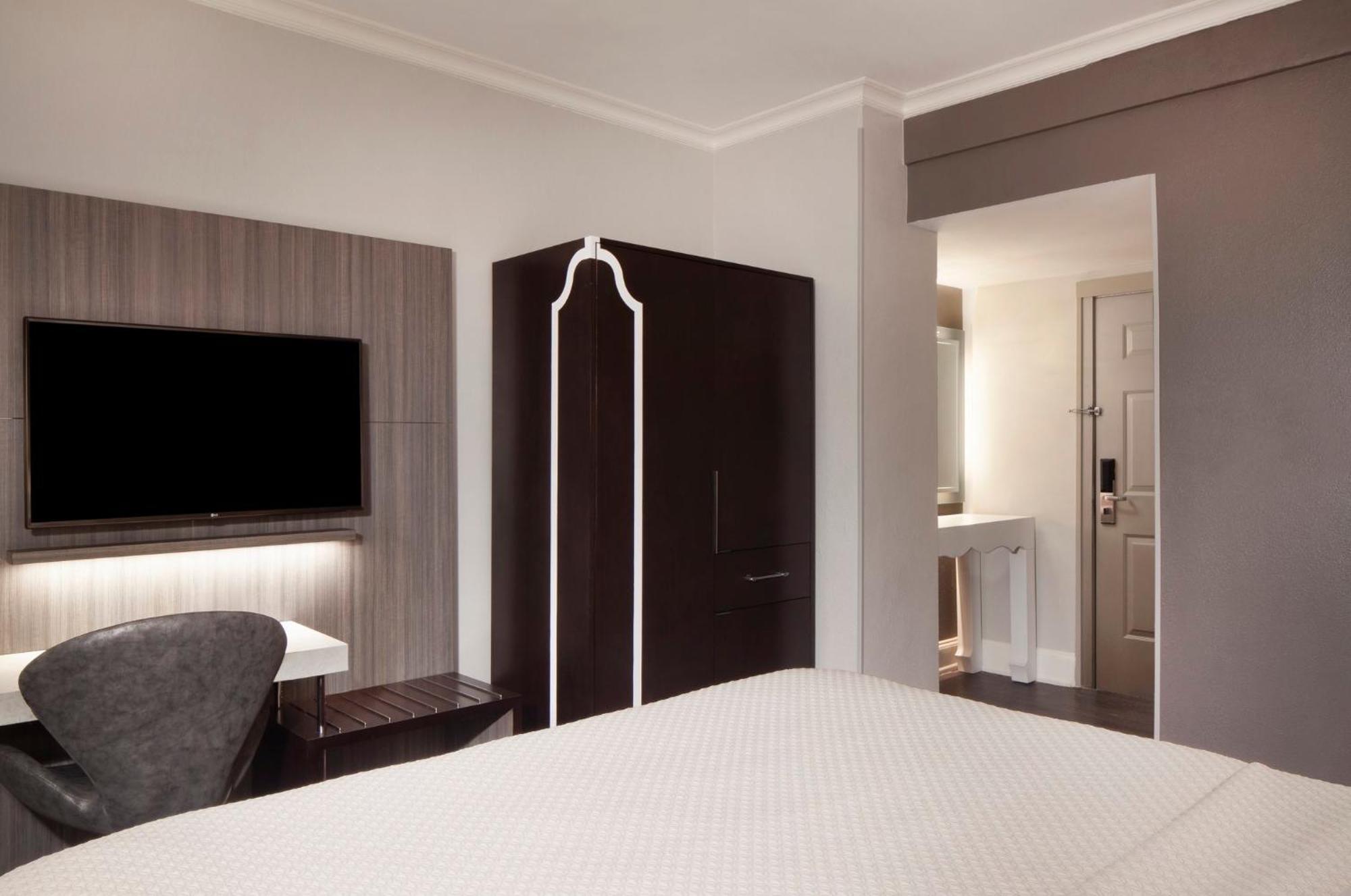 Standard King Room