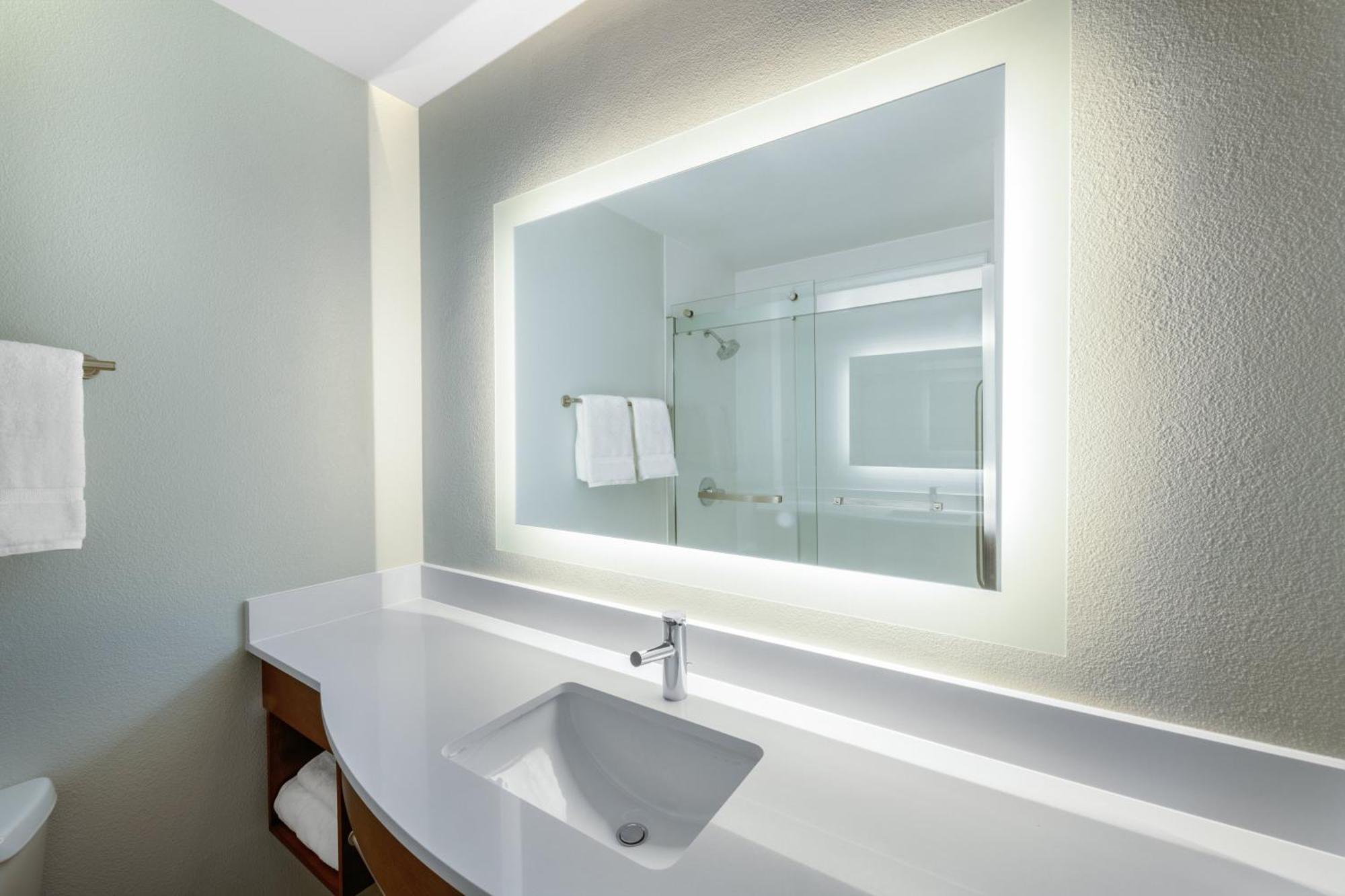 Standard Room,1275469027:JPEG