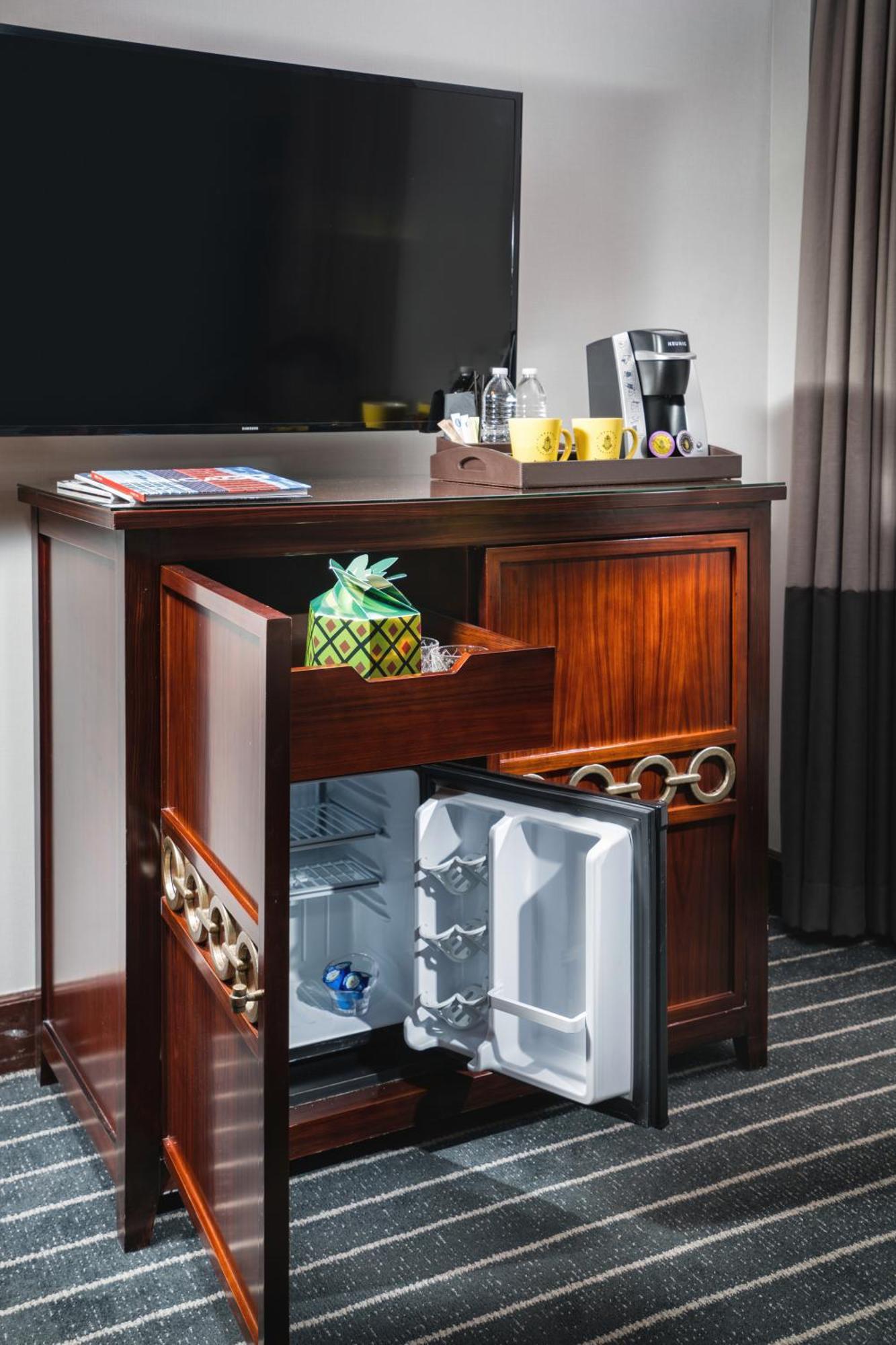 Deluxe Queen Room