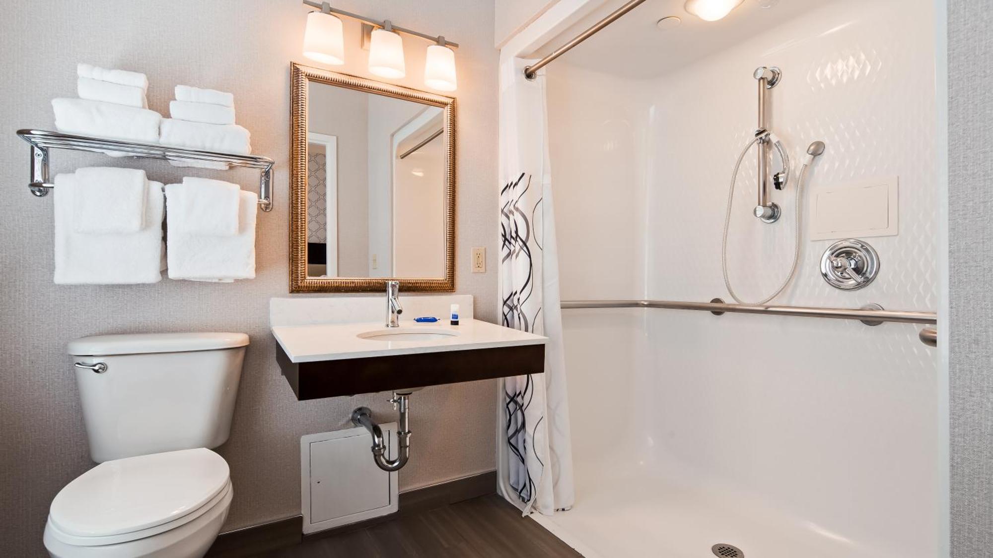 Double Room Two Double Beds Roll Shower Disability Access