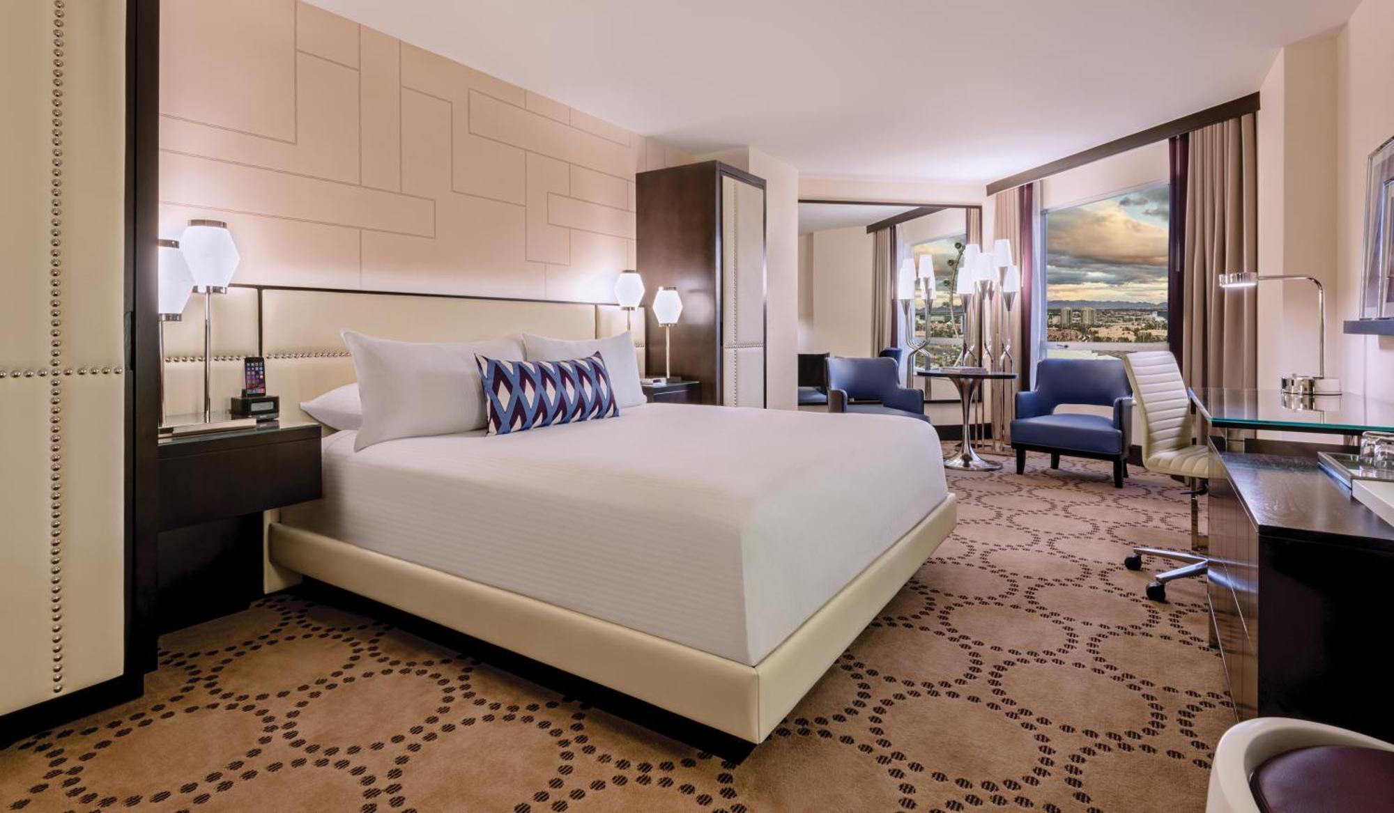 Valley Tower Deluxe Room 1 King Bed Non-Smoking