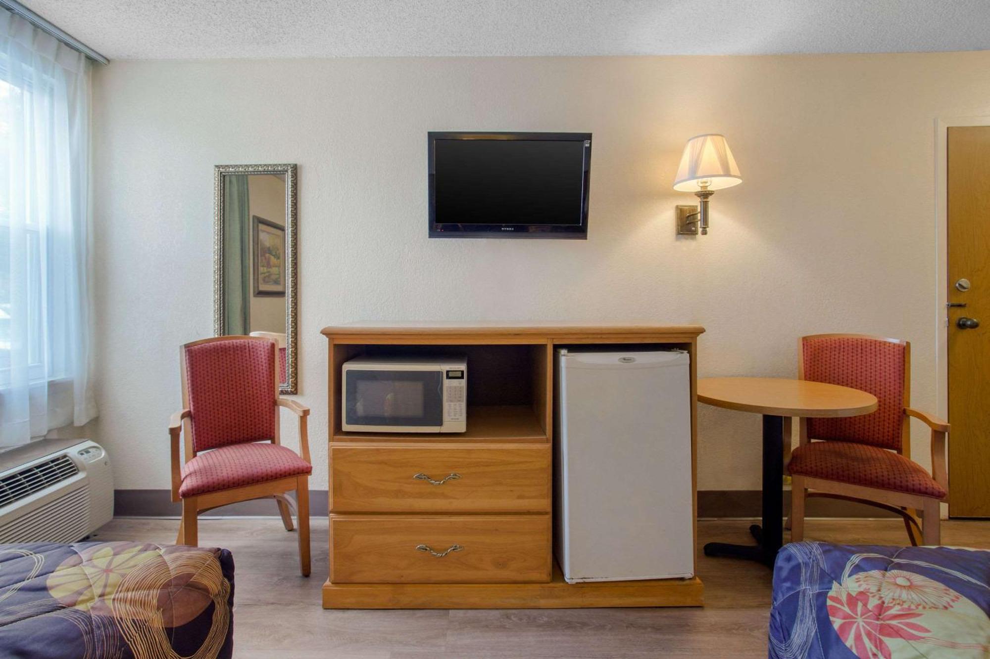 Double Room Two Double Beds Non-Smoking