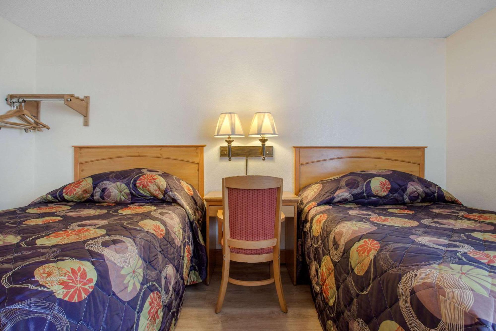 Double Room Two Double Beds Non-Smoking