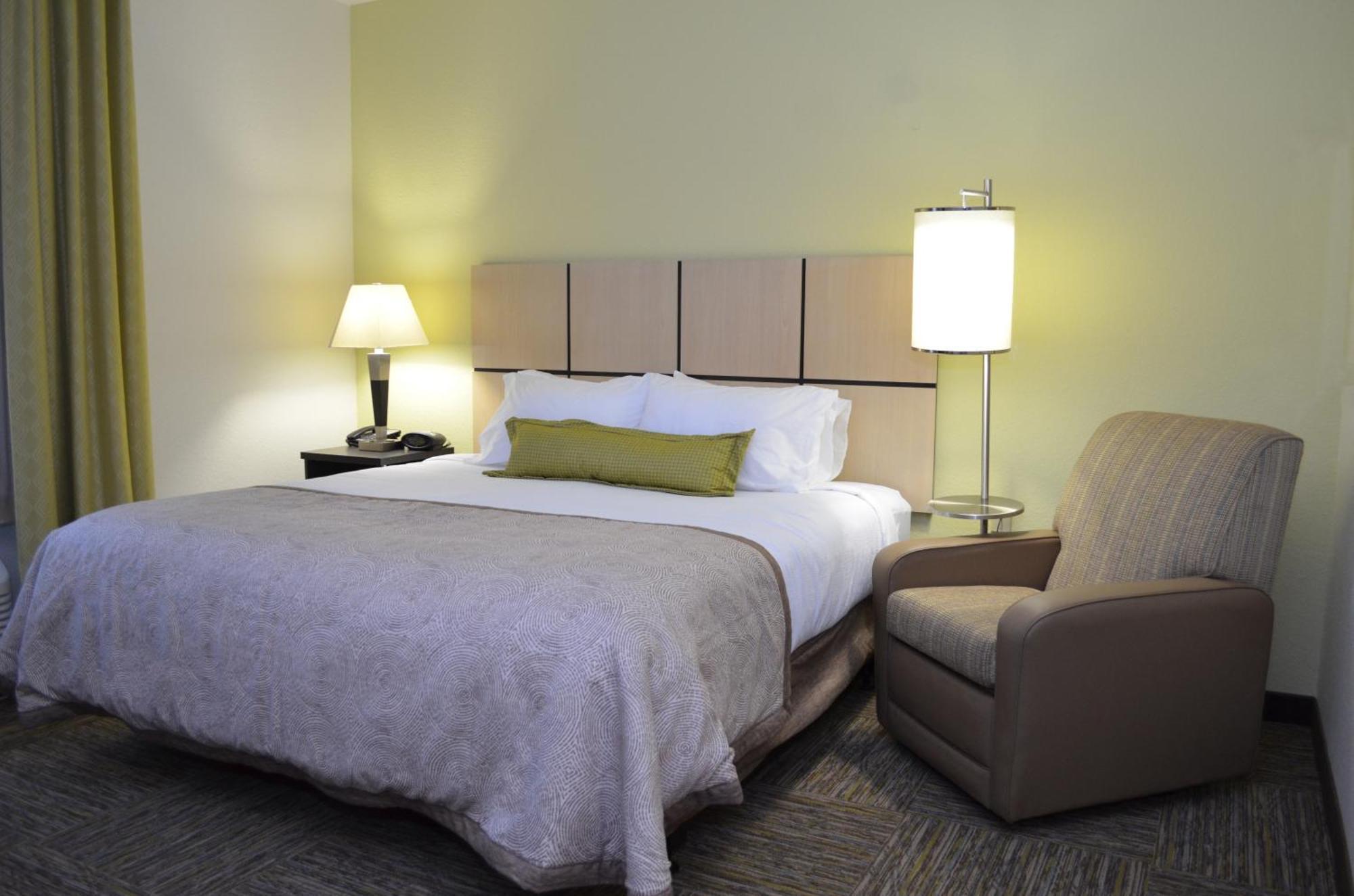 Studio Queen Suite,1623669322:JPEG