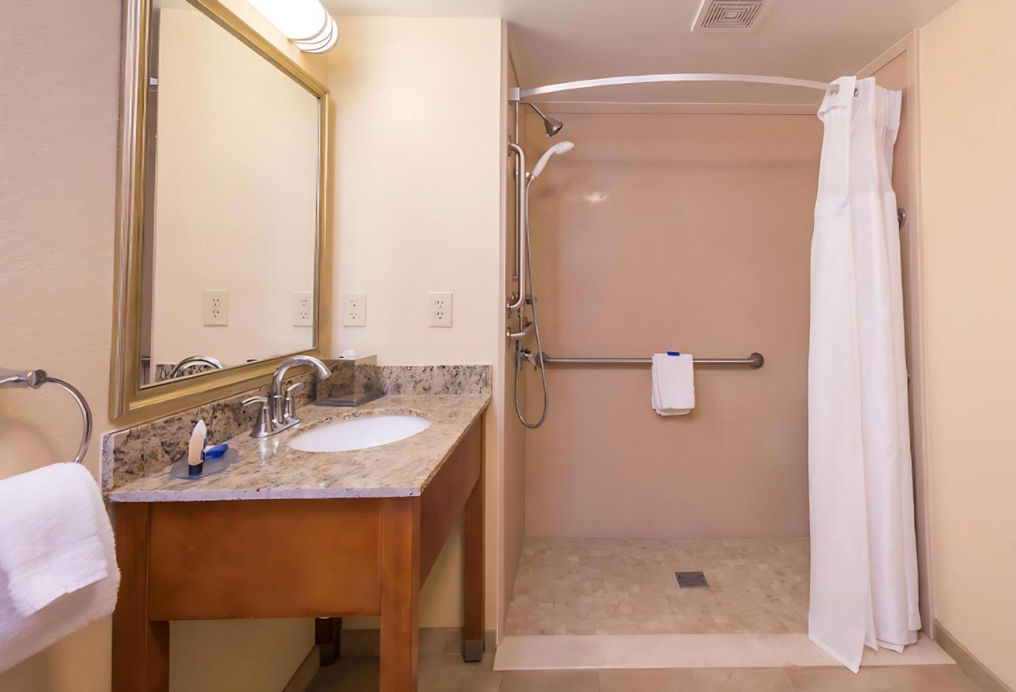 King Room - Non-Smoking,1670702123:JPEG