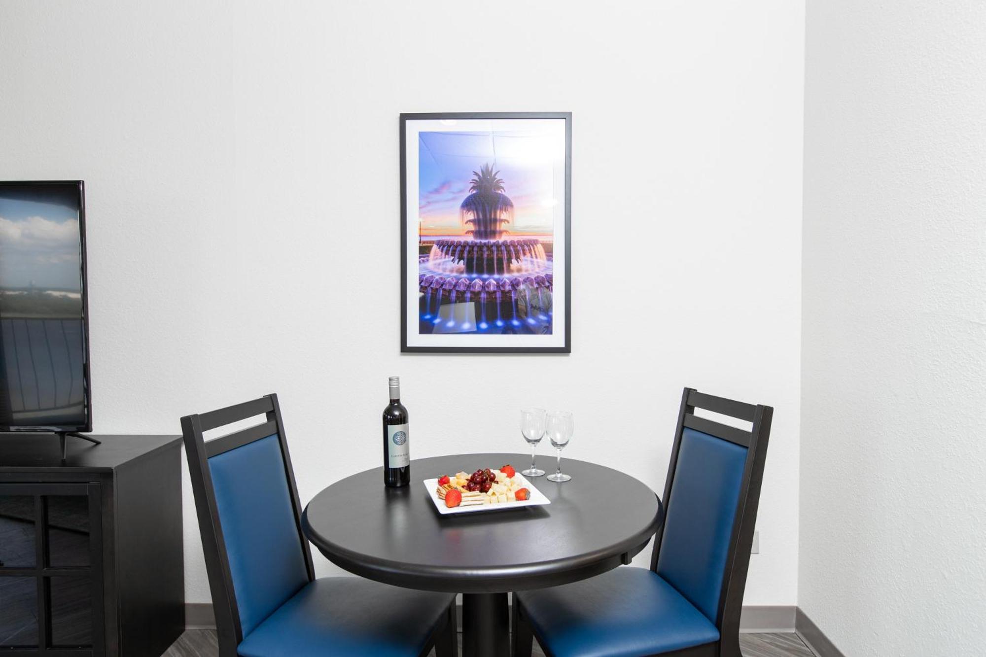 King Suite Scenic View
