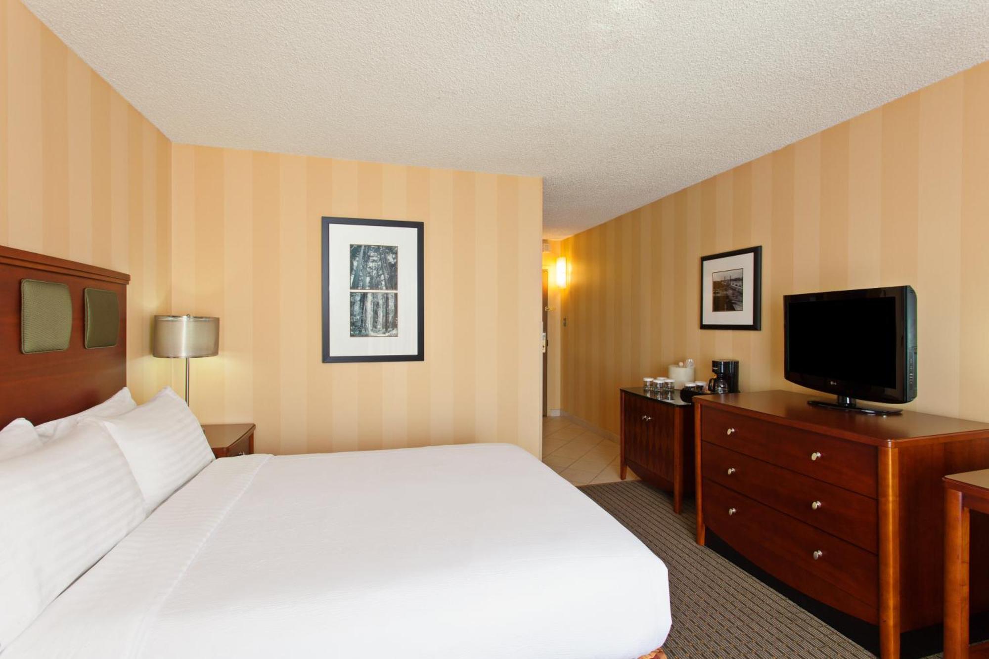 Standard Queen Room - High Floor