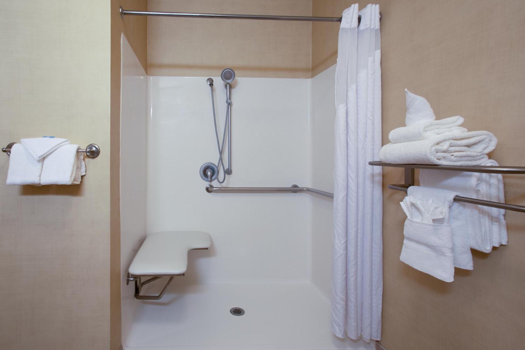 Queen Room with Two Queen Beds - Mobility Access Tub/Non-Smoking,1275761191:JPEG