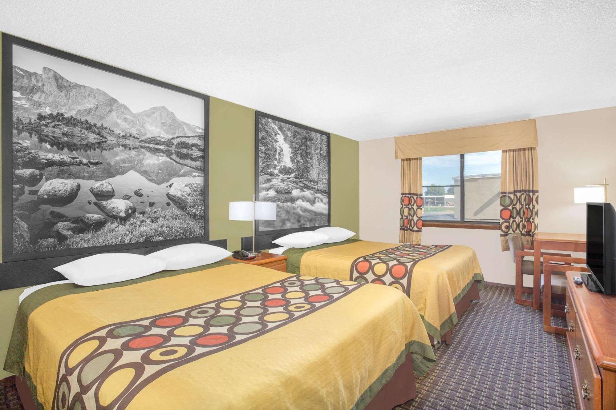 Queen Room with Two Queen Beds - Non-Smoking