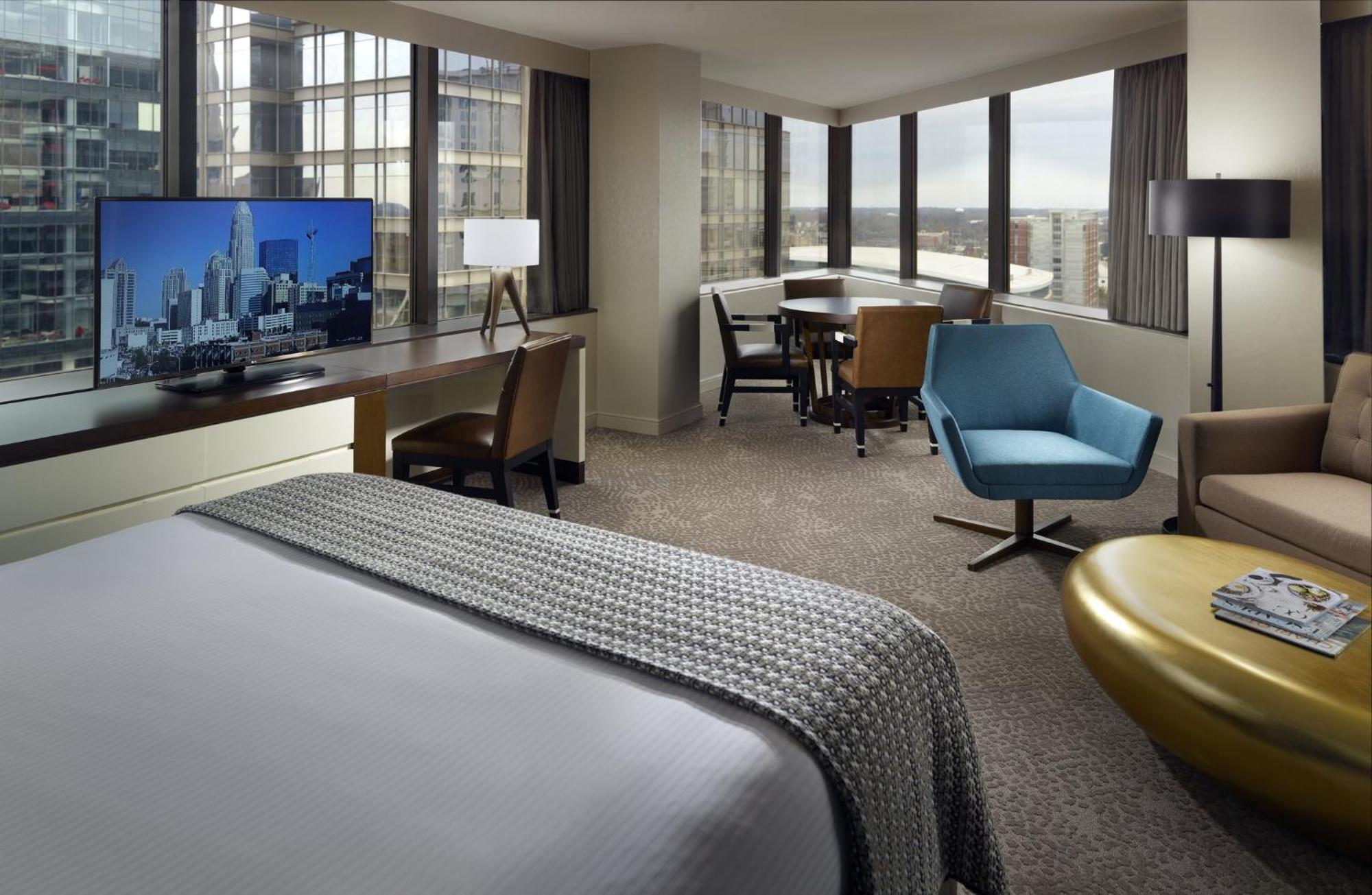 Executive Suite 1 King Bed,1275798892:JPEG