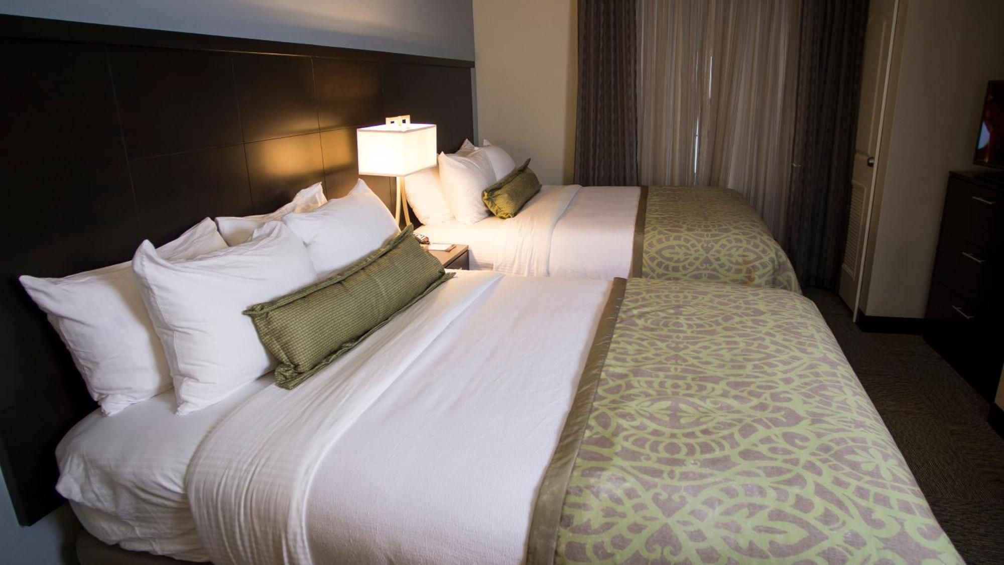 One-Bedroom Suite with Two Queen Beds