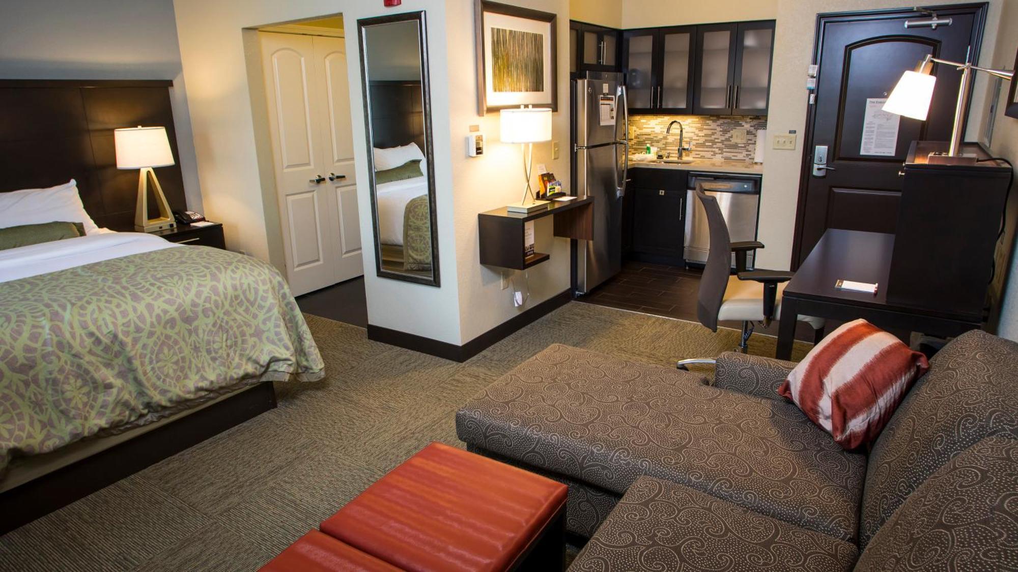 Queen Studio Suite