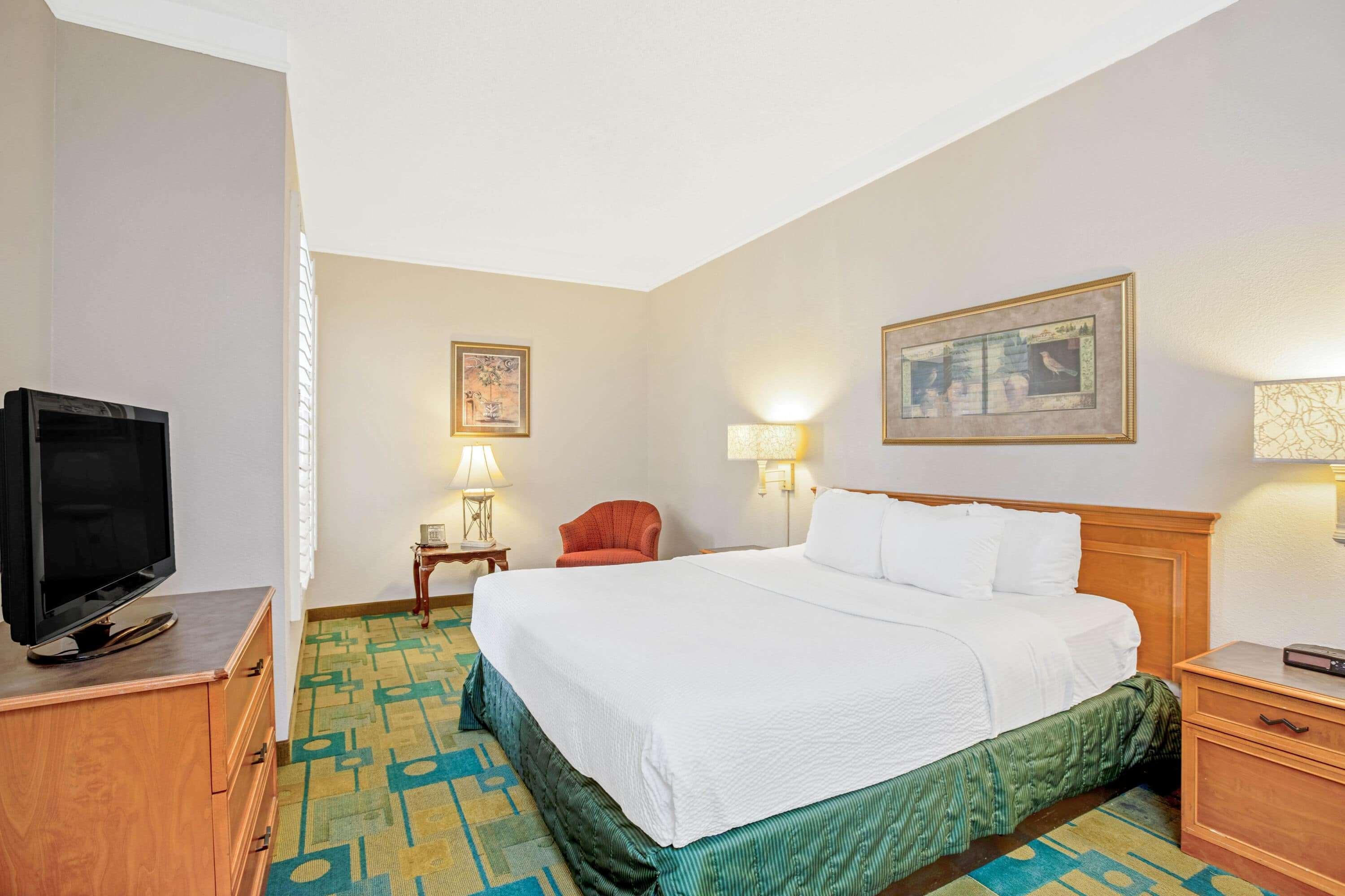 King Room Roll Shower Mobility Access or Non-Smoking