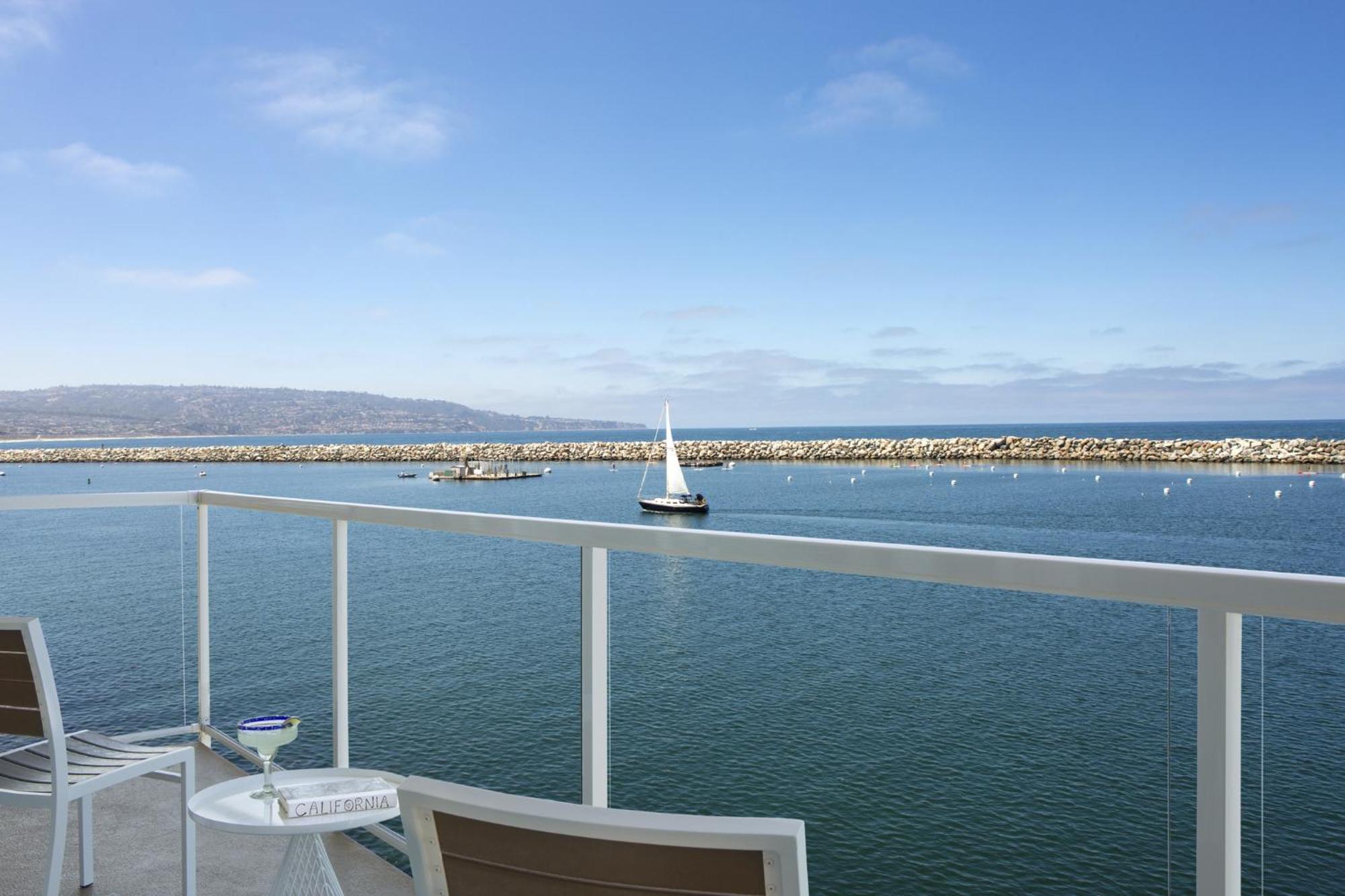 Deluxe King Room Ocean View