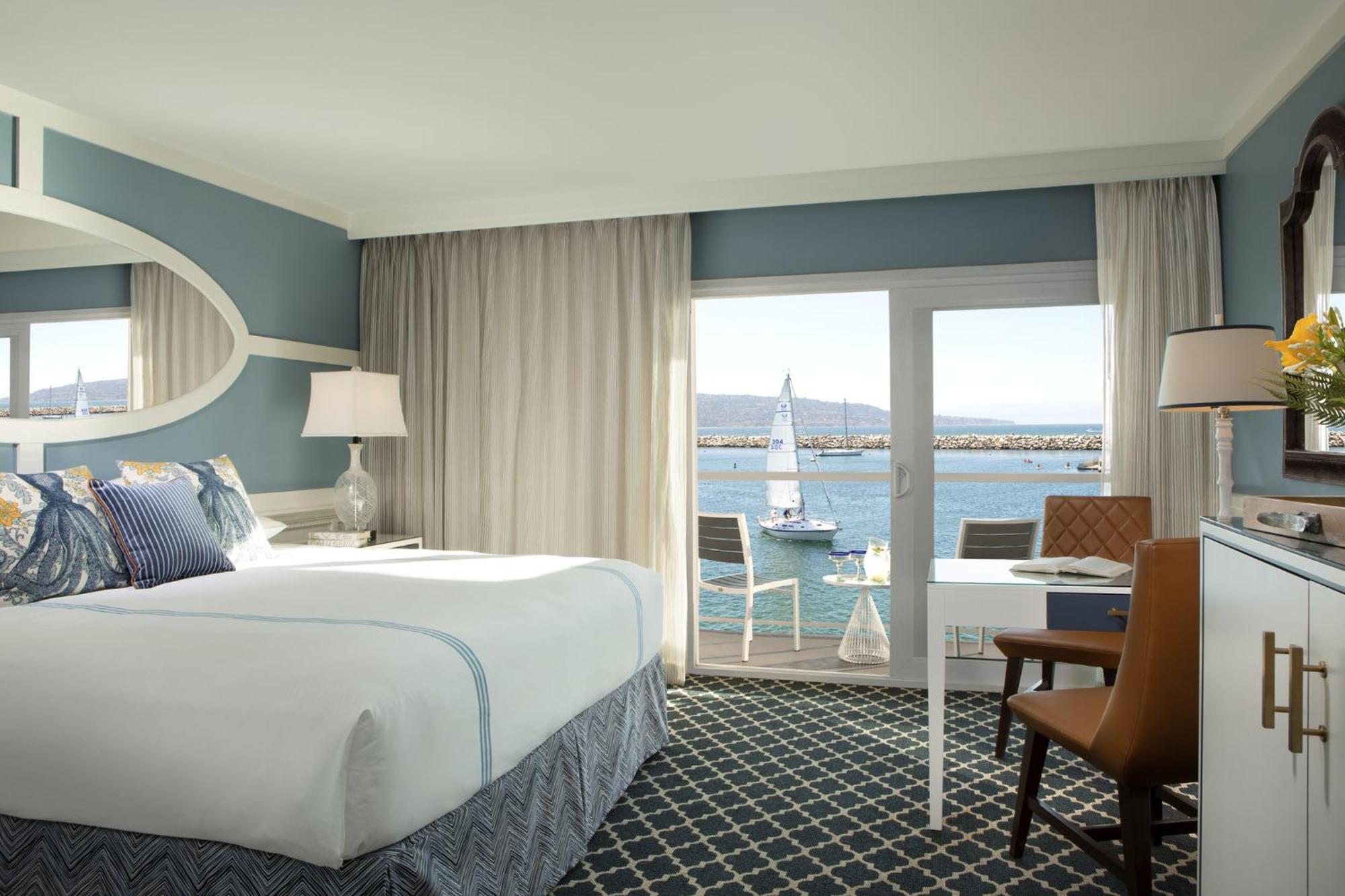 Deluxe King Room Ocean View