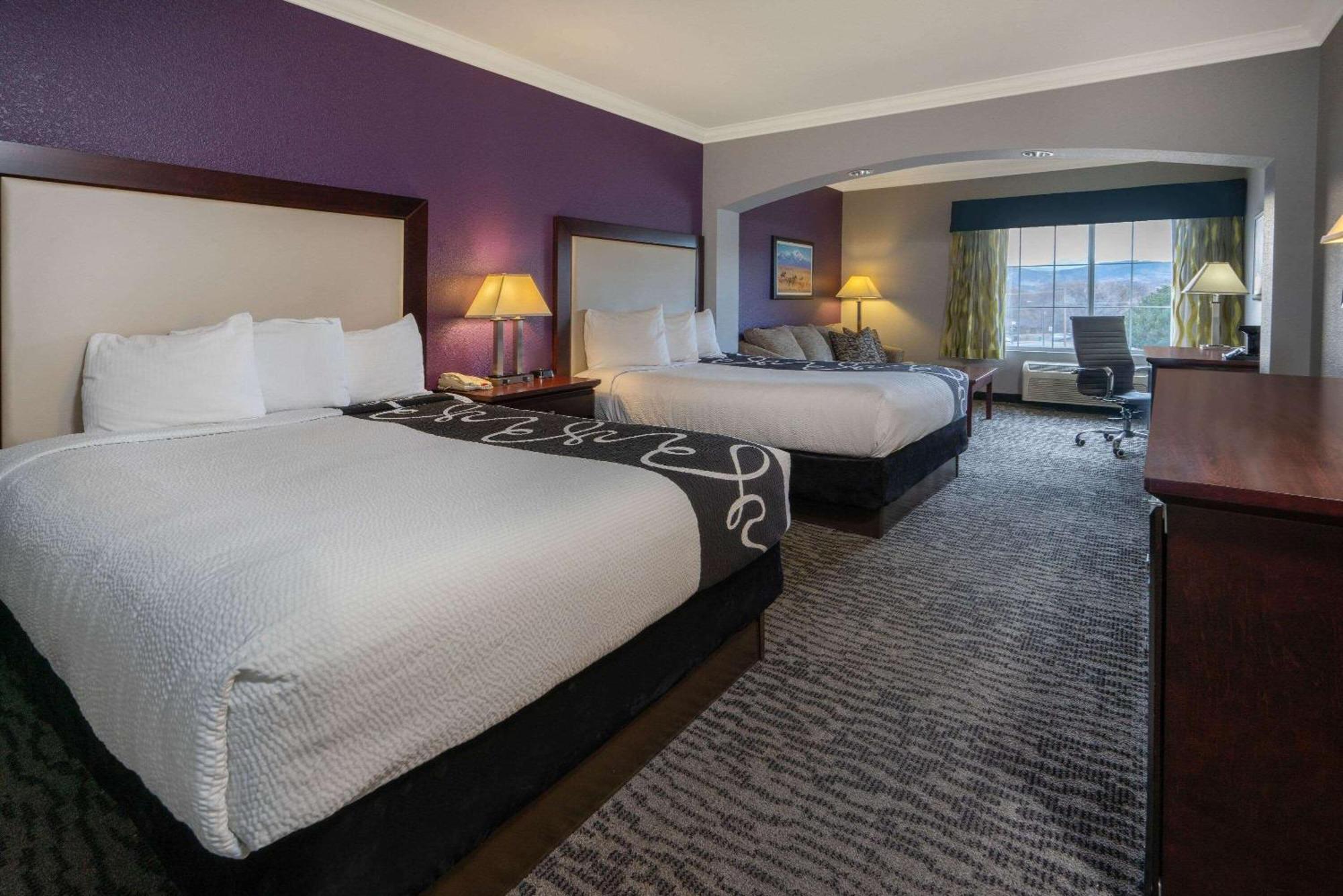 Deluxe Executive Room Two Queen Beds Non-Smoking
