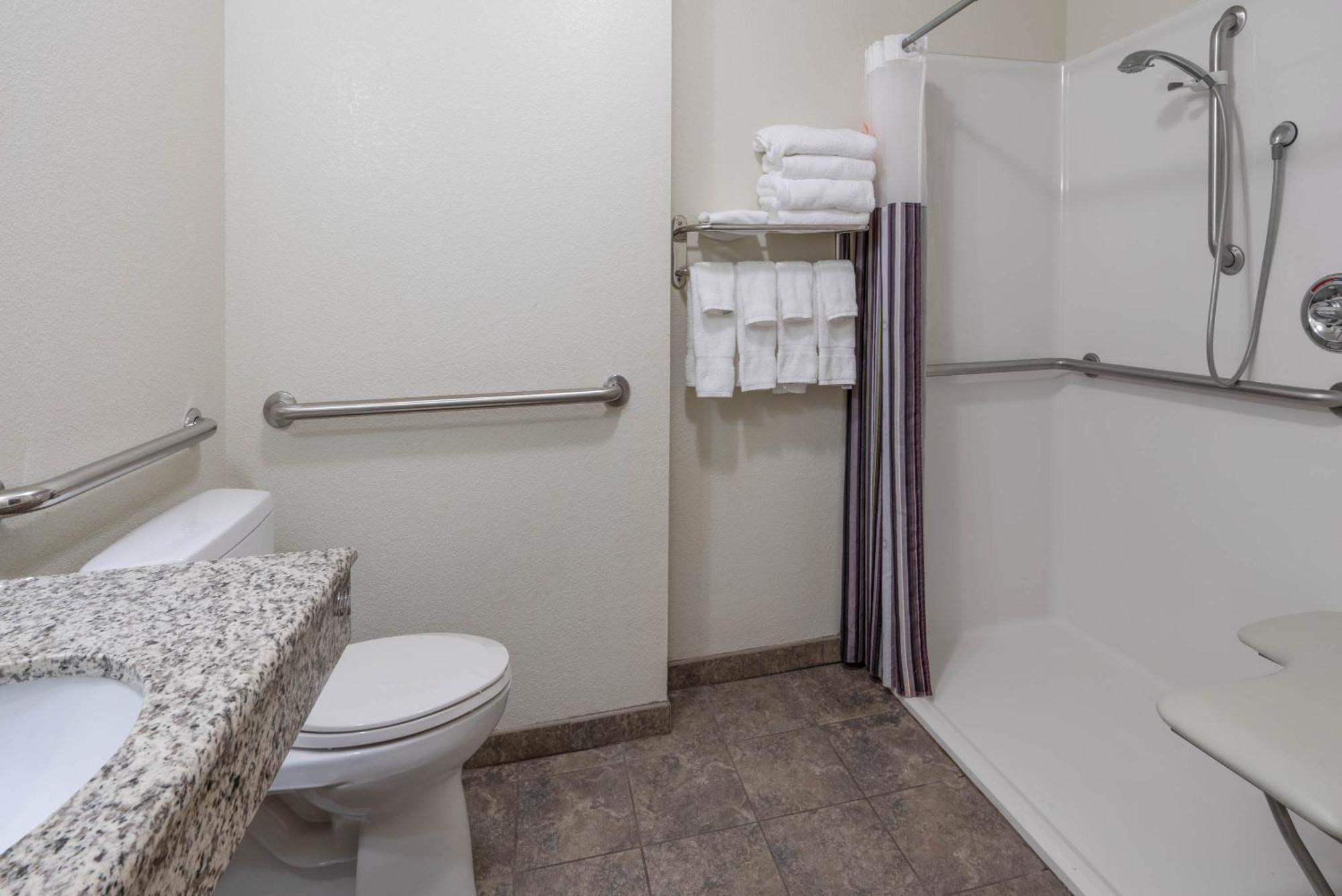 Deluxe King Room Mobility Access or Non-Smoking