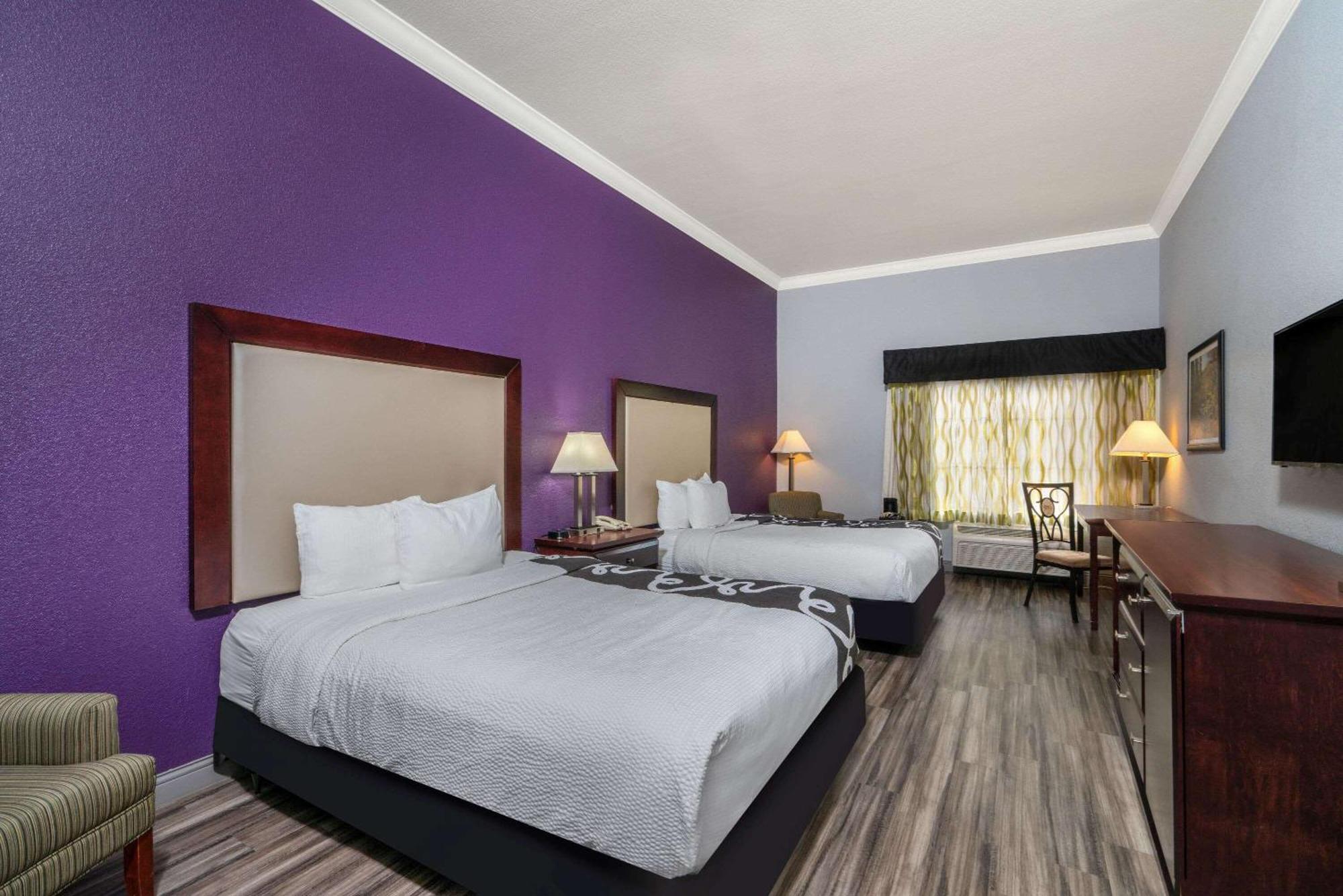 Queen Room wth Two Queen Beds Non-Smoking