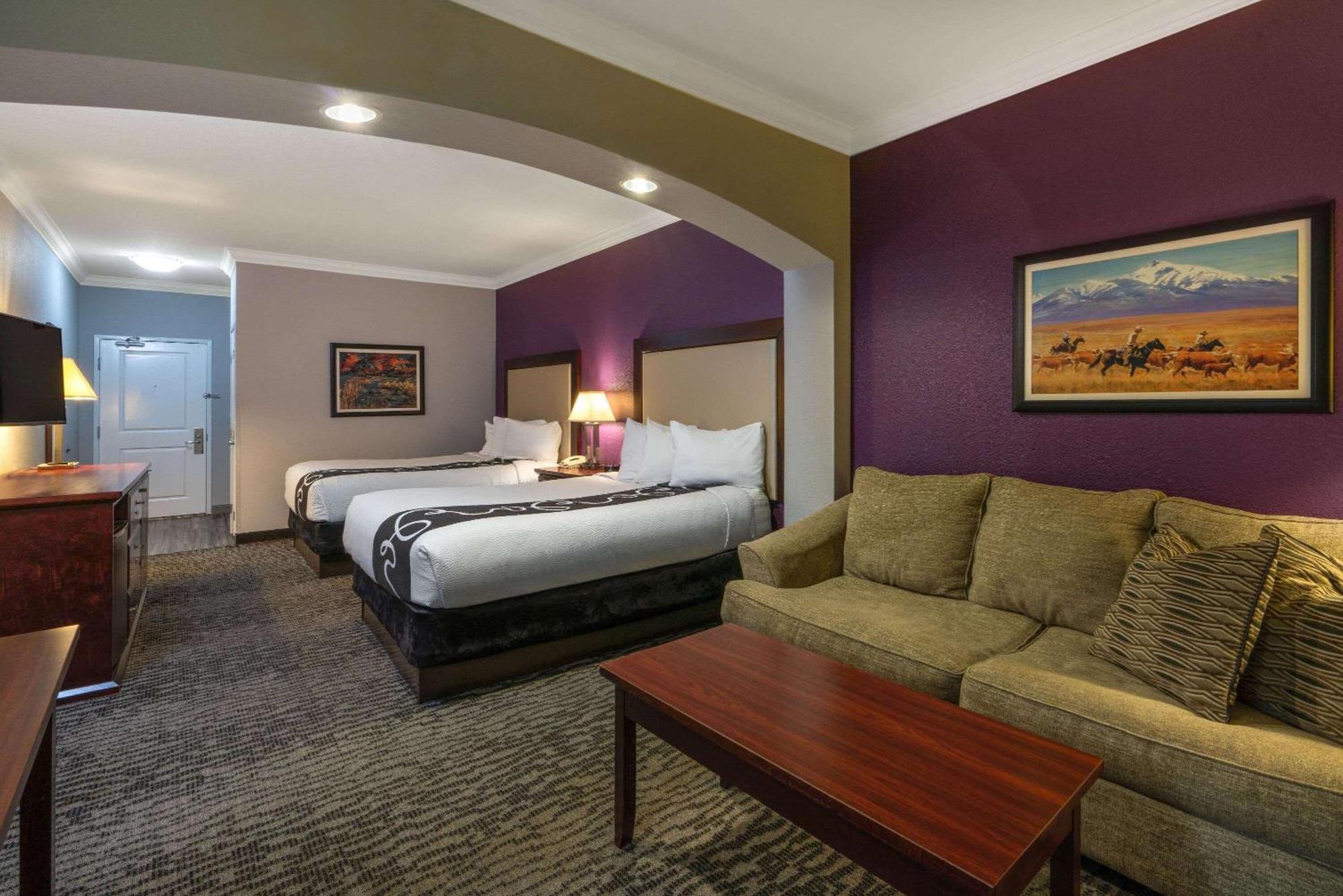 Deluxe Executive Room Two Queen Beds Non-Smoking