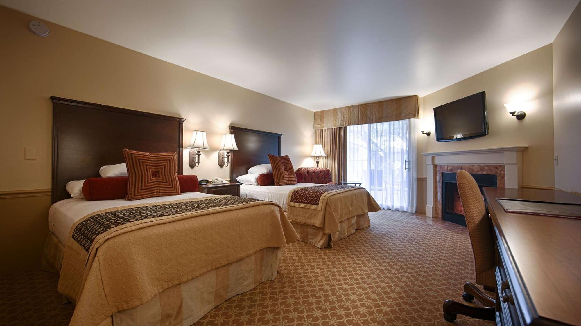 Queen Room Two Queen Beds Non-Smoking