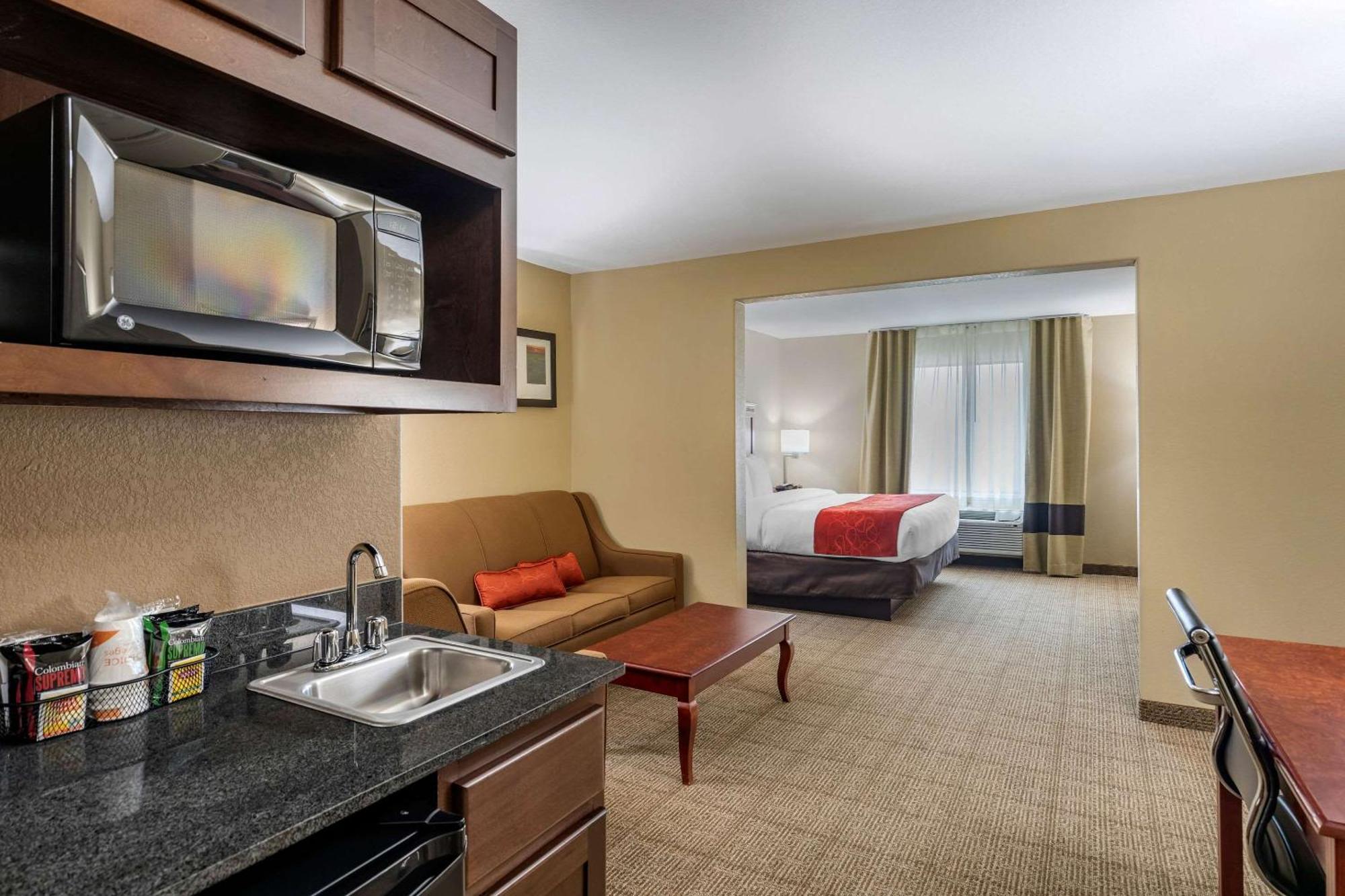 King Suite - Accessible/Non-Smoking