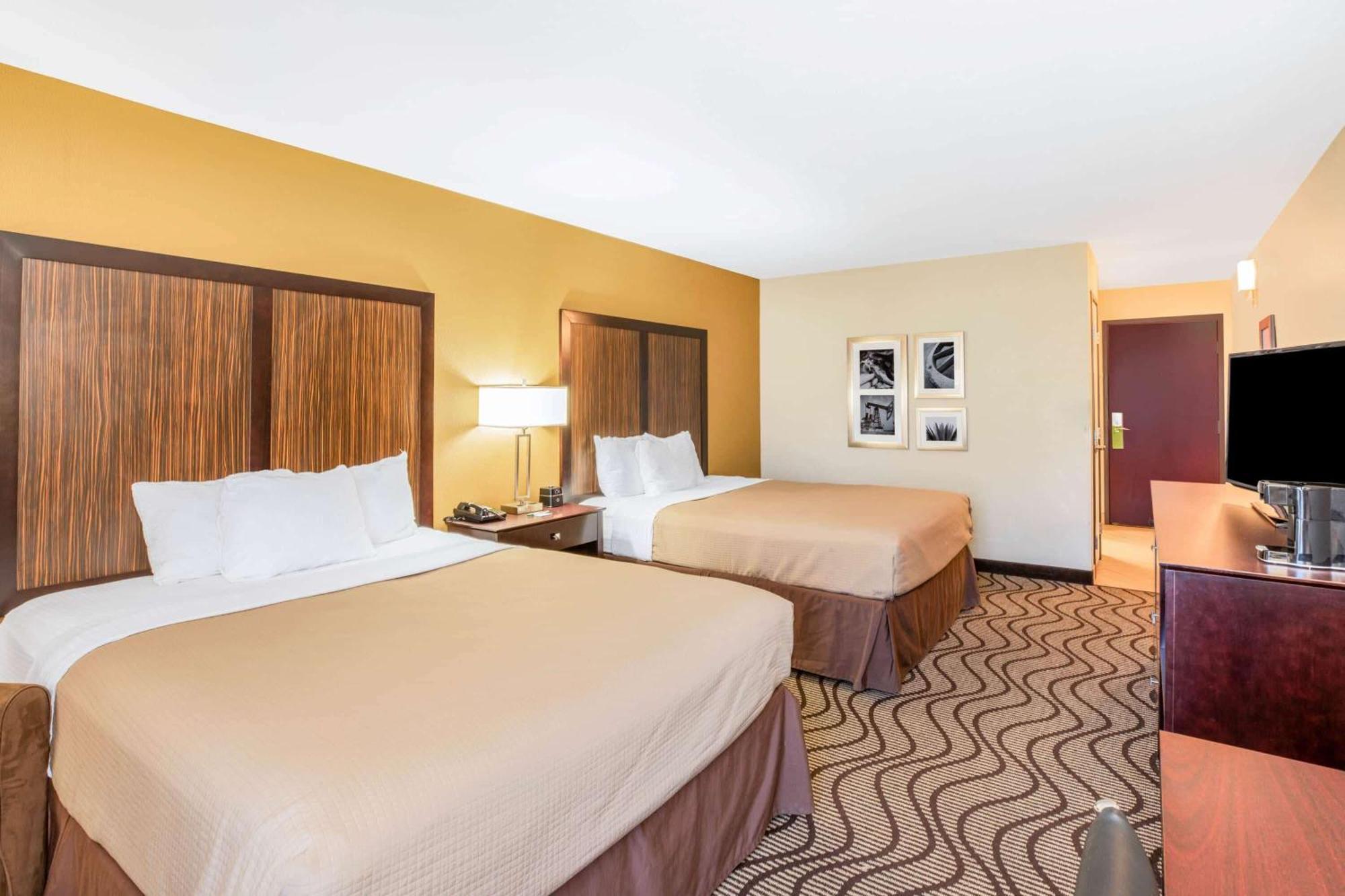 Deluxe Queen Room Two Queen Beds