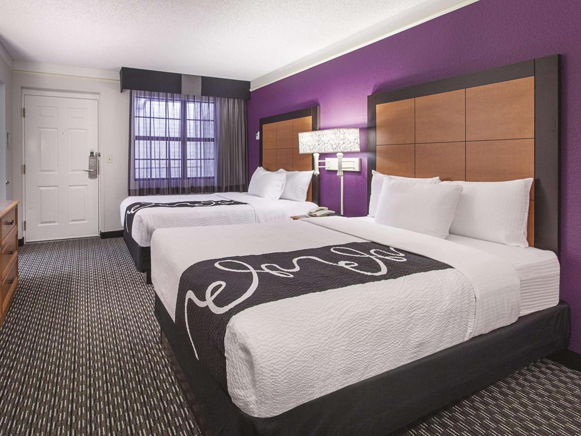Queen Room Two Queen Beds Non-Smoking
