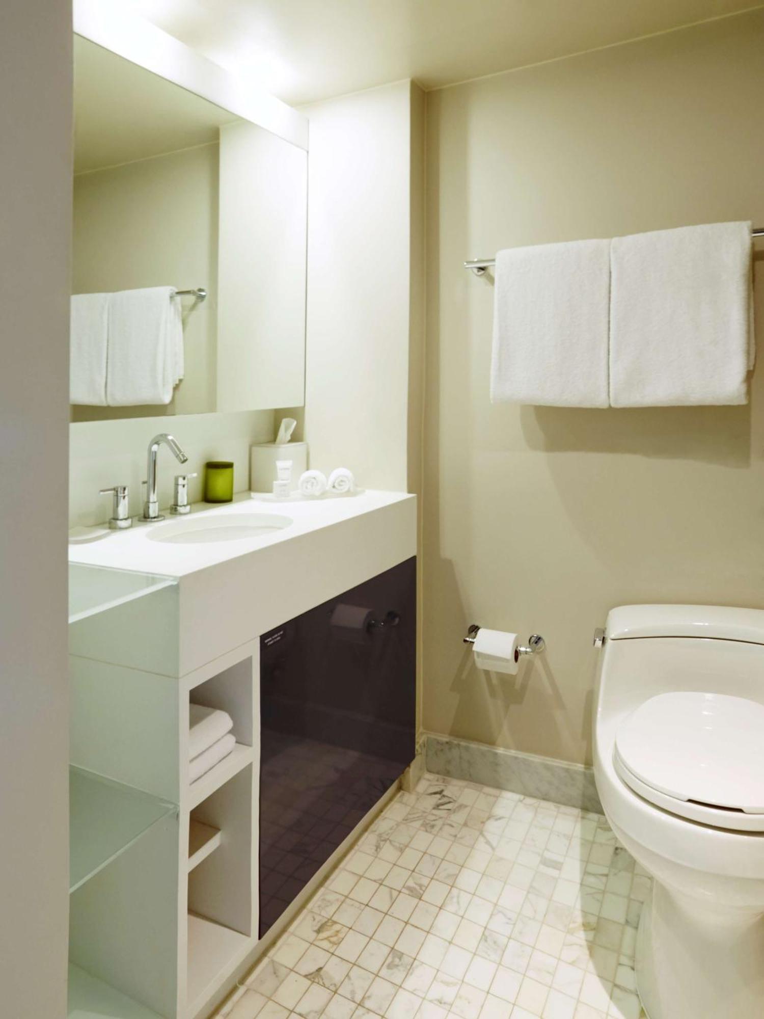 King Room with Accessible Shower - Disability Access,1435026454:JPEG