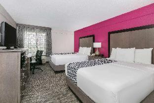 Queen Room Two Queen Beds Non-Smoking