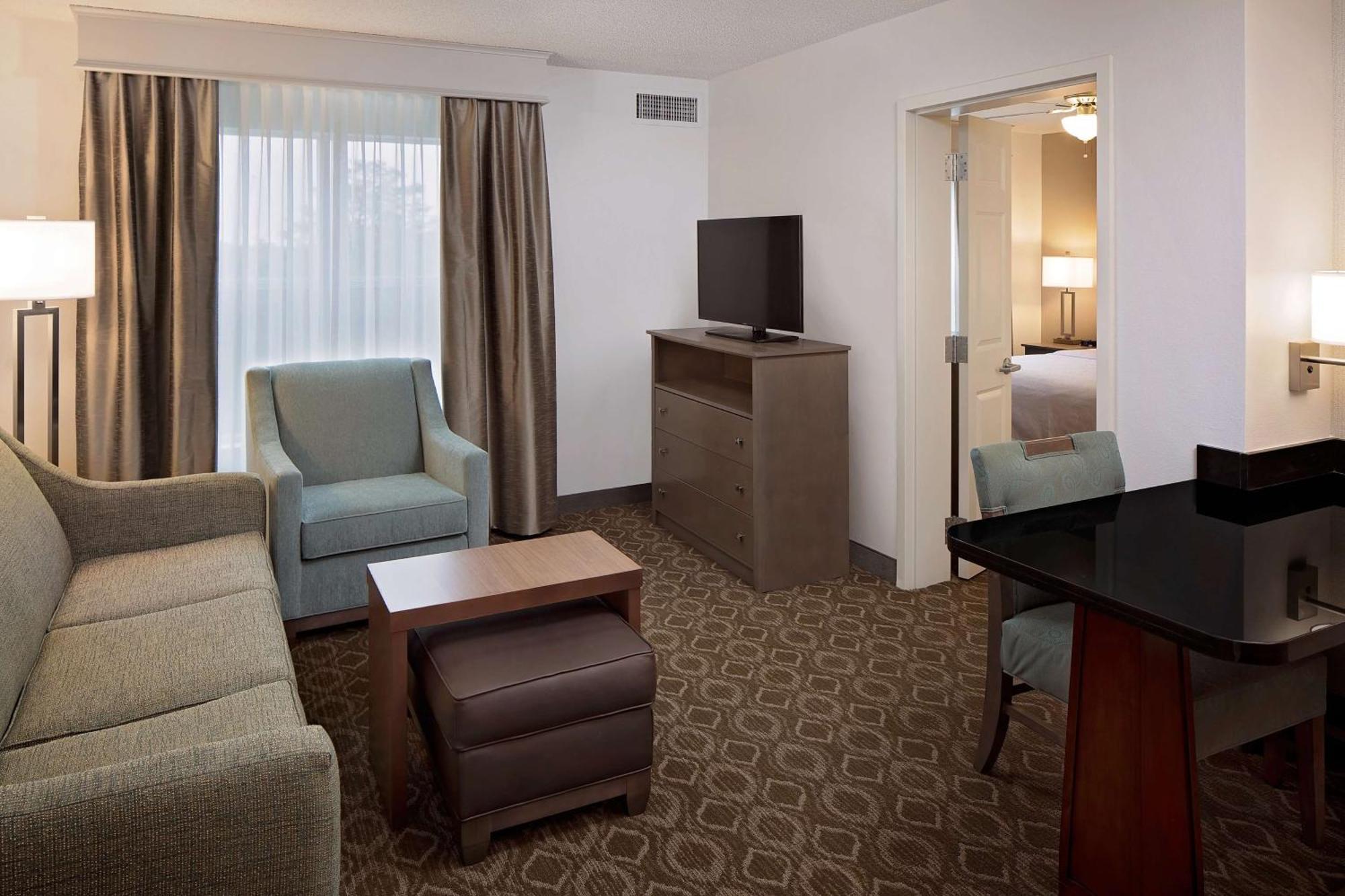 Non-Smoking Double Suite,1552137049:JPEG