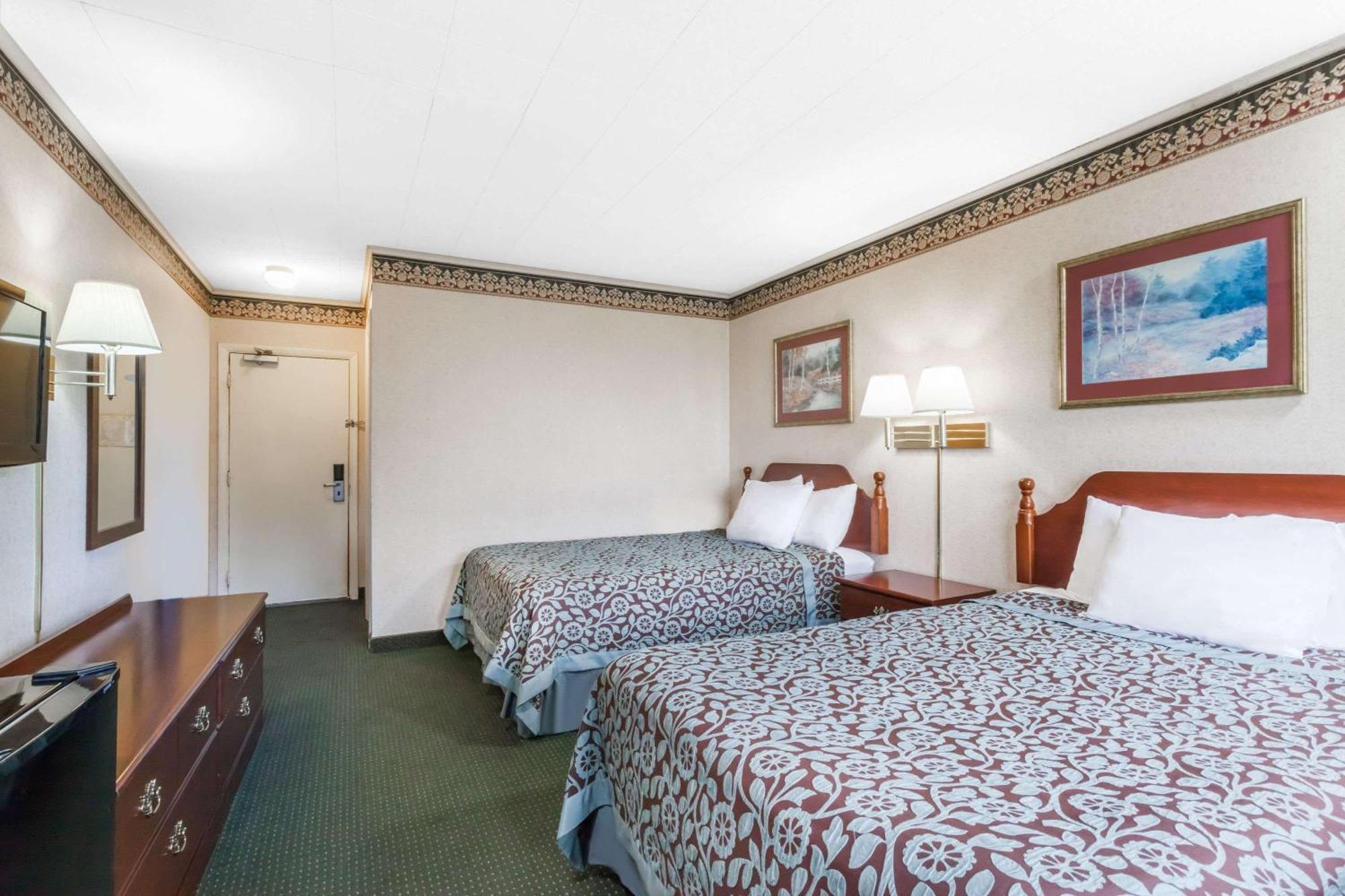 Double Room Two Double Beds Balcony Non-Smoking
