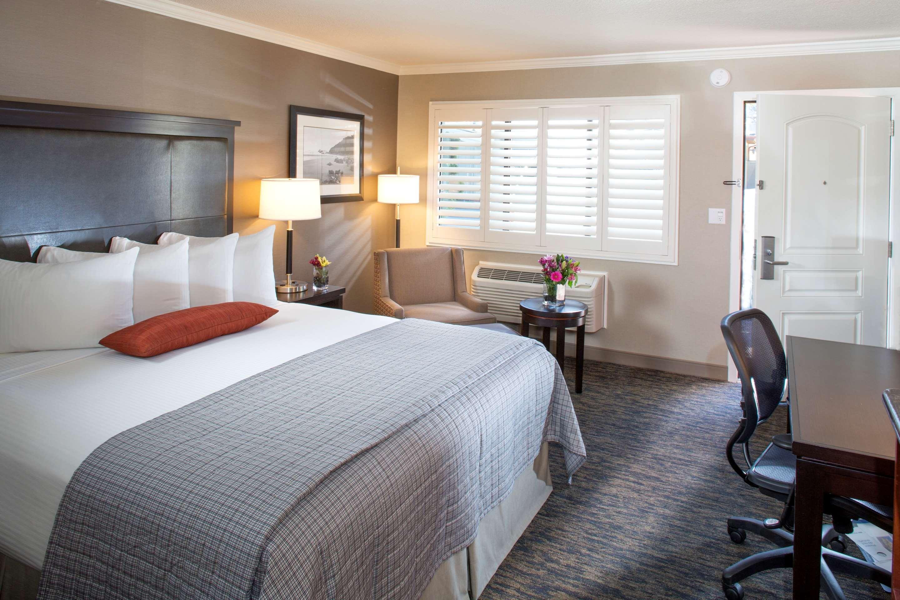 King Room with Bath Tub - Disability Access/Non-Smoking